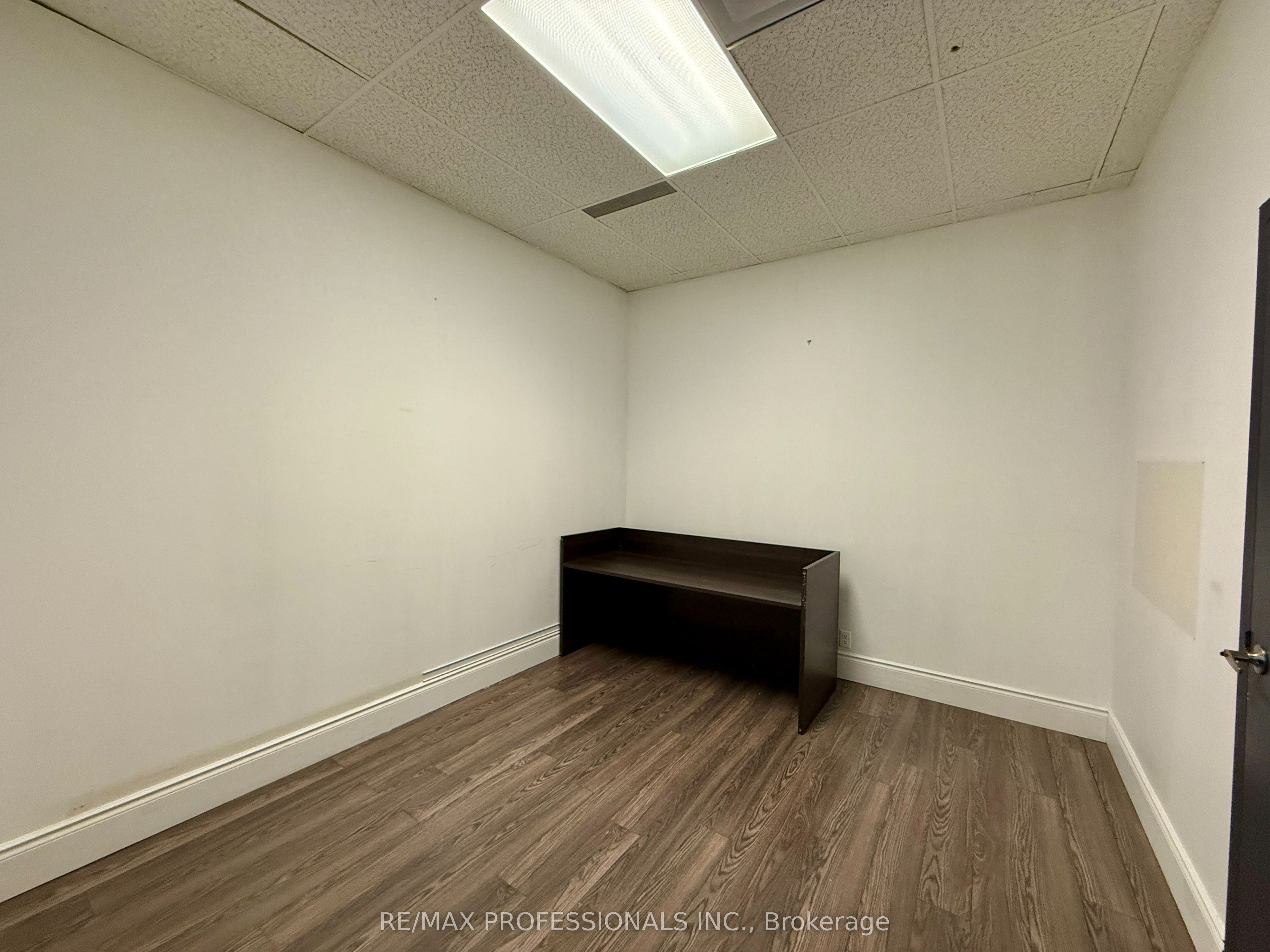 #301 - 57 Village Centre Place Property Photo 15