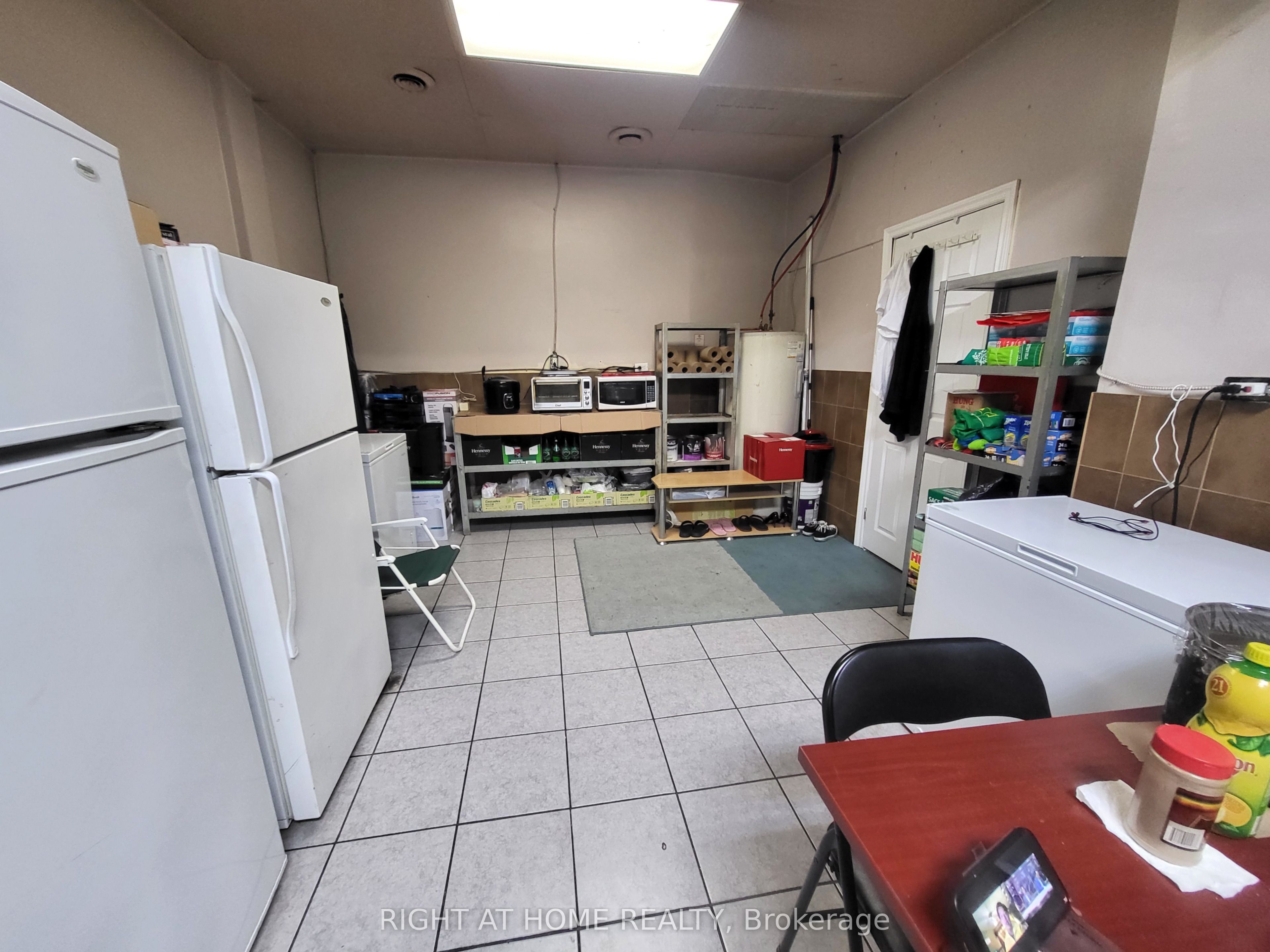 825 Runnymede Road Property Photo 7