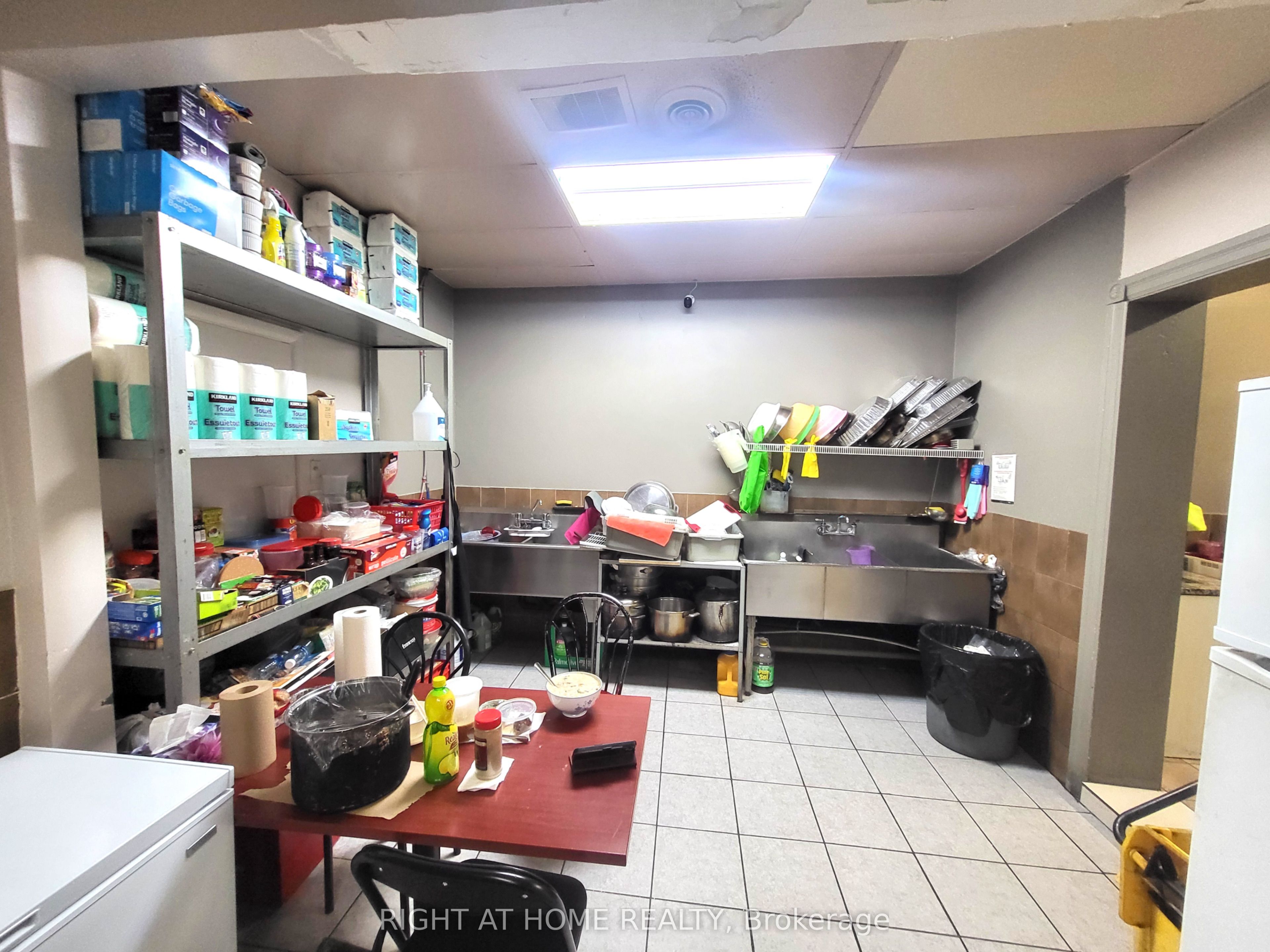 825 Runnymede Road Property Photo 8