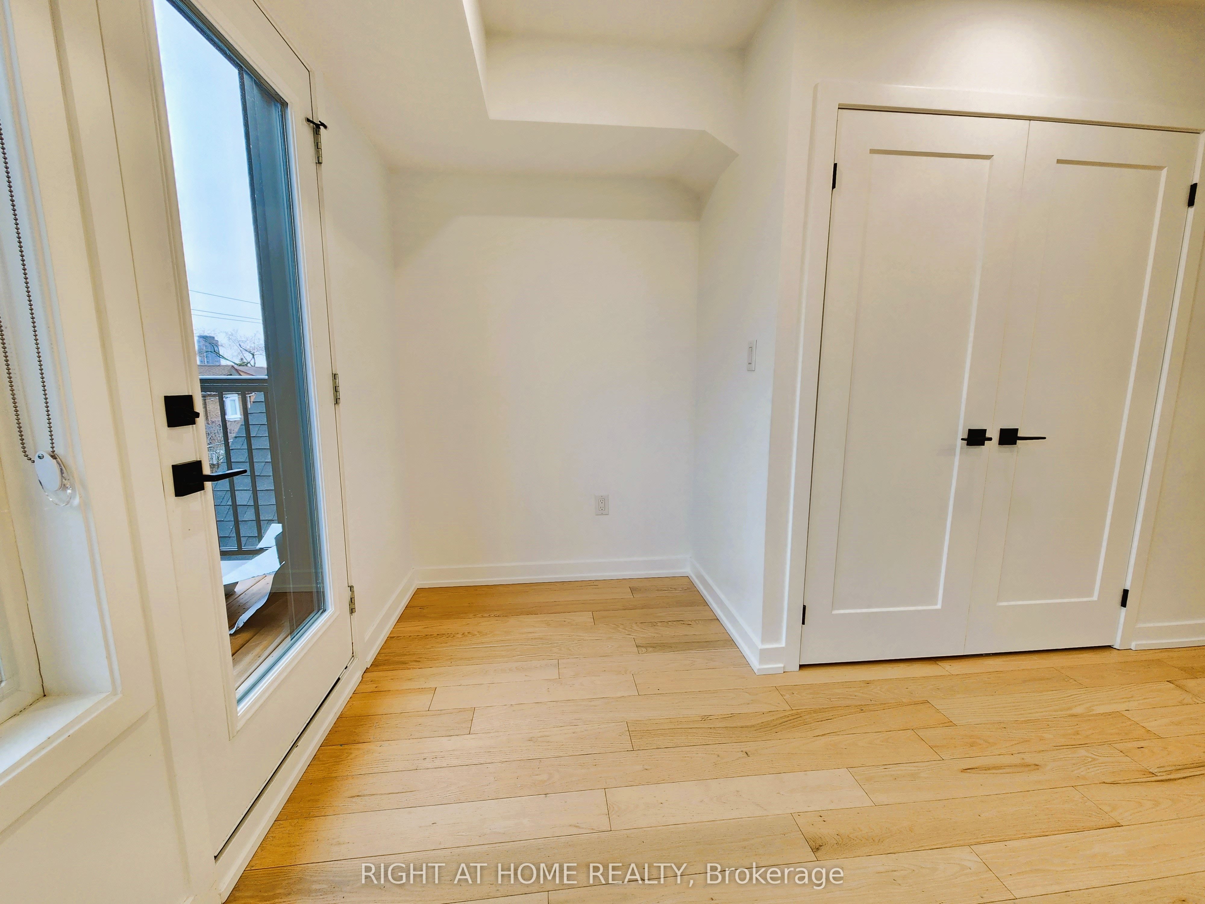 106 Lappin Avenue 4 Property Photo 5