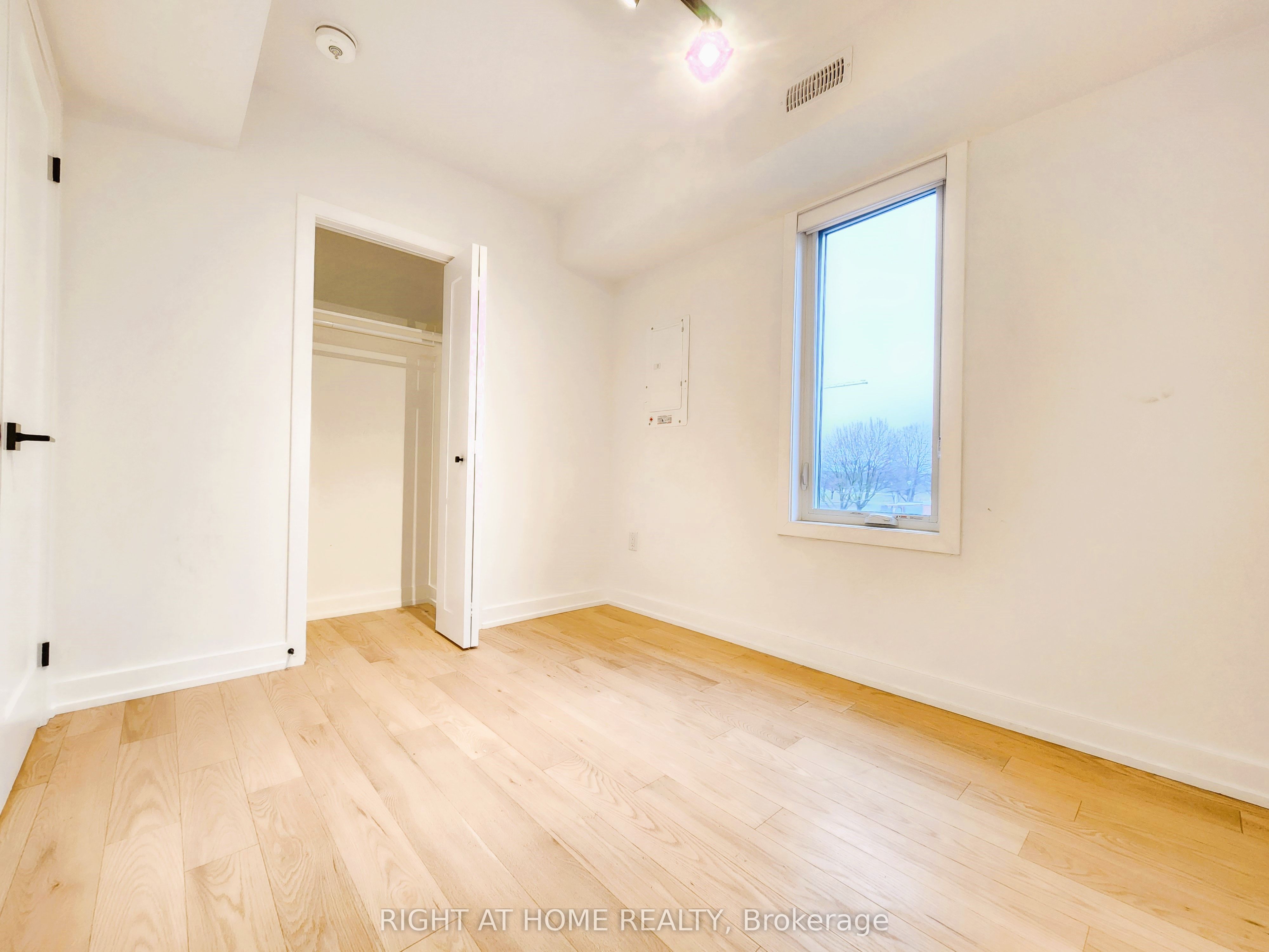 106 Lappin Avenue 4 Property Photo 9