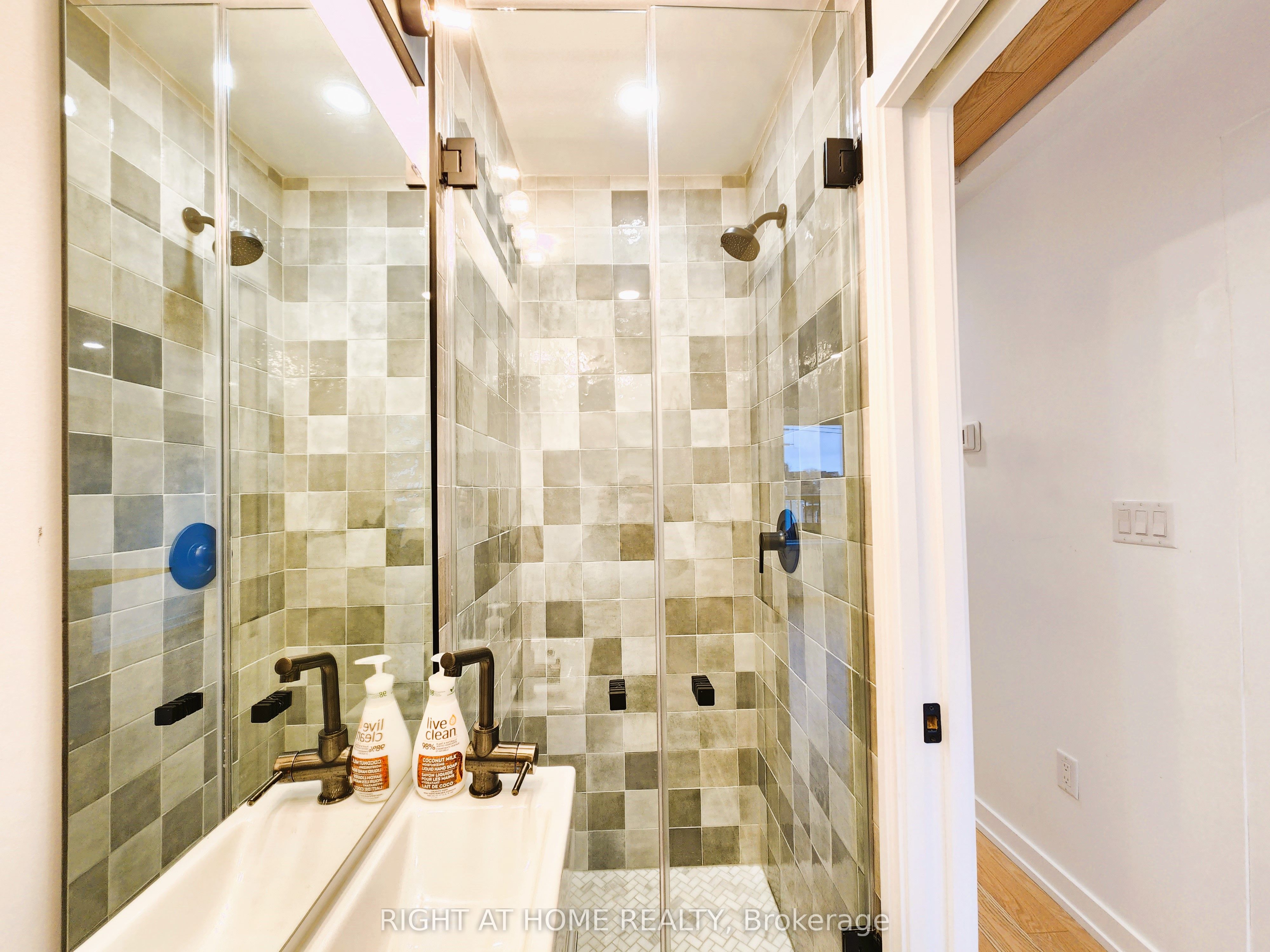 106 Lappin Avenue 4 Property Photo 13