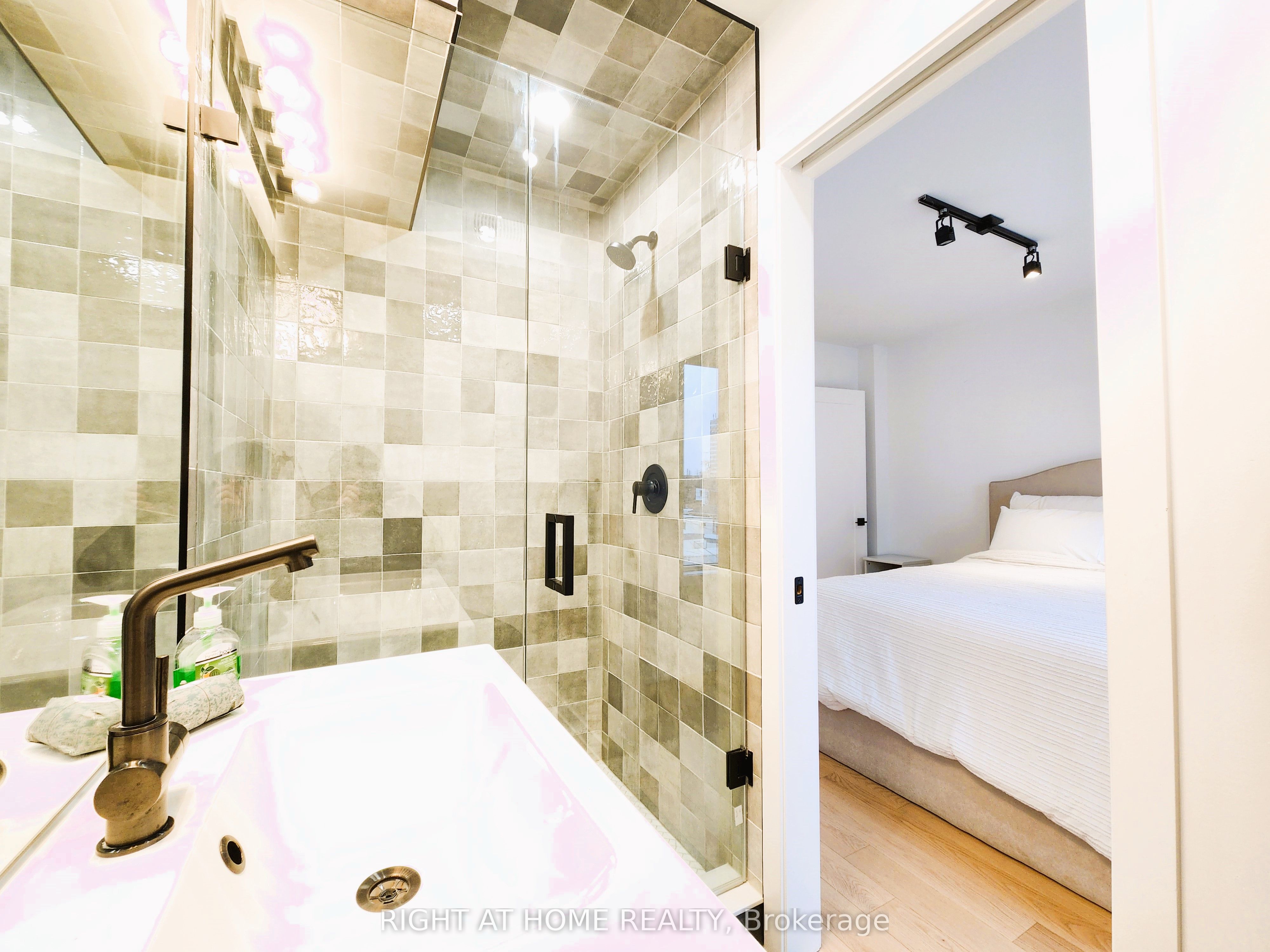 106 Lappin Avenue 4 Property Photo 14