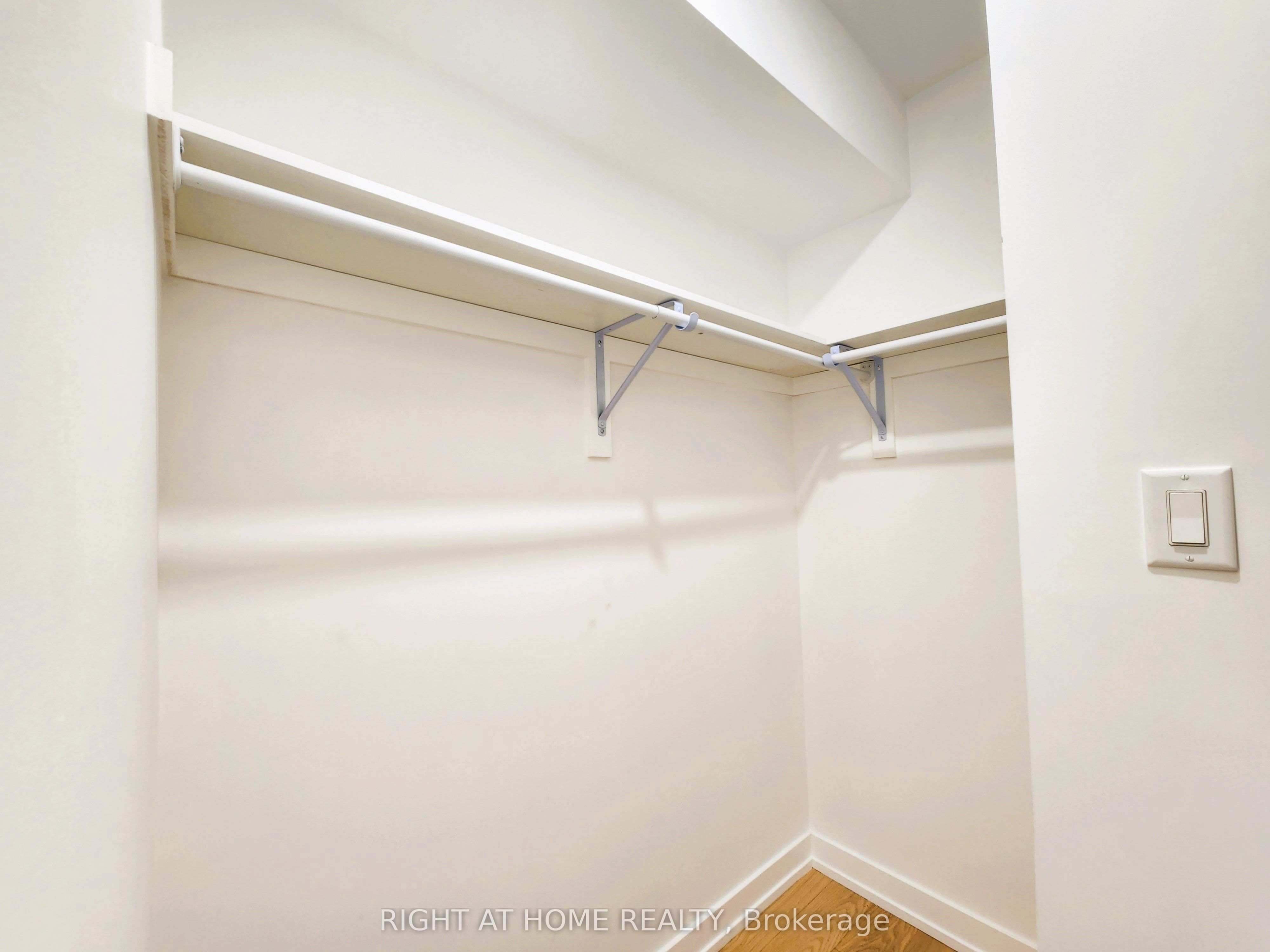 106 Lappin Avenue 4 Property Photo 15