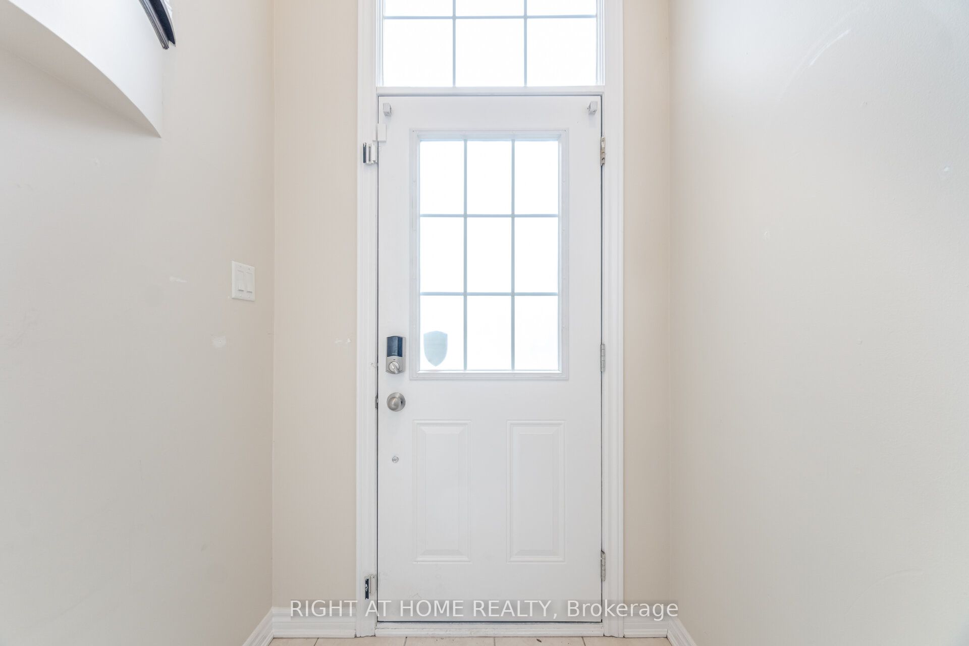 7120 Triumph Lane Property Photo 4