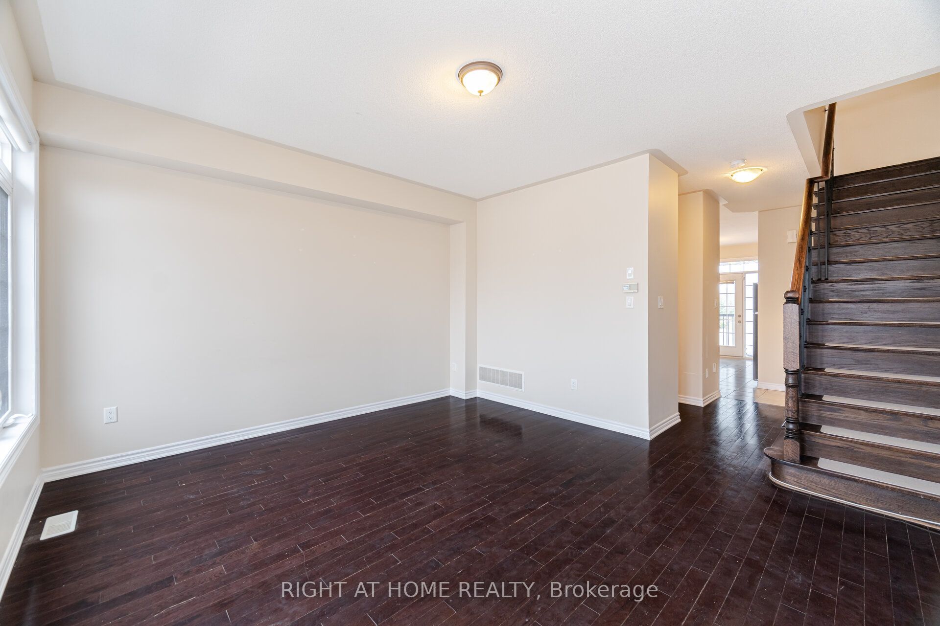 7120 Triumph Lane Property Photo 14