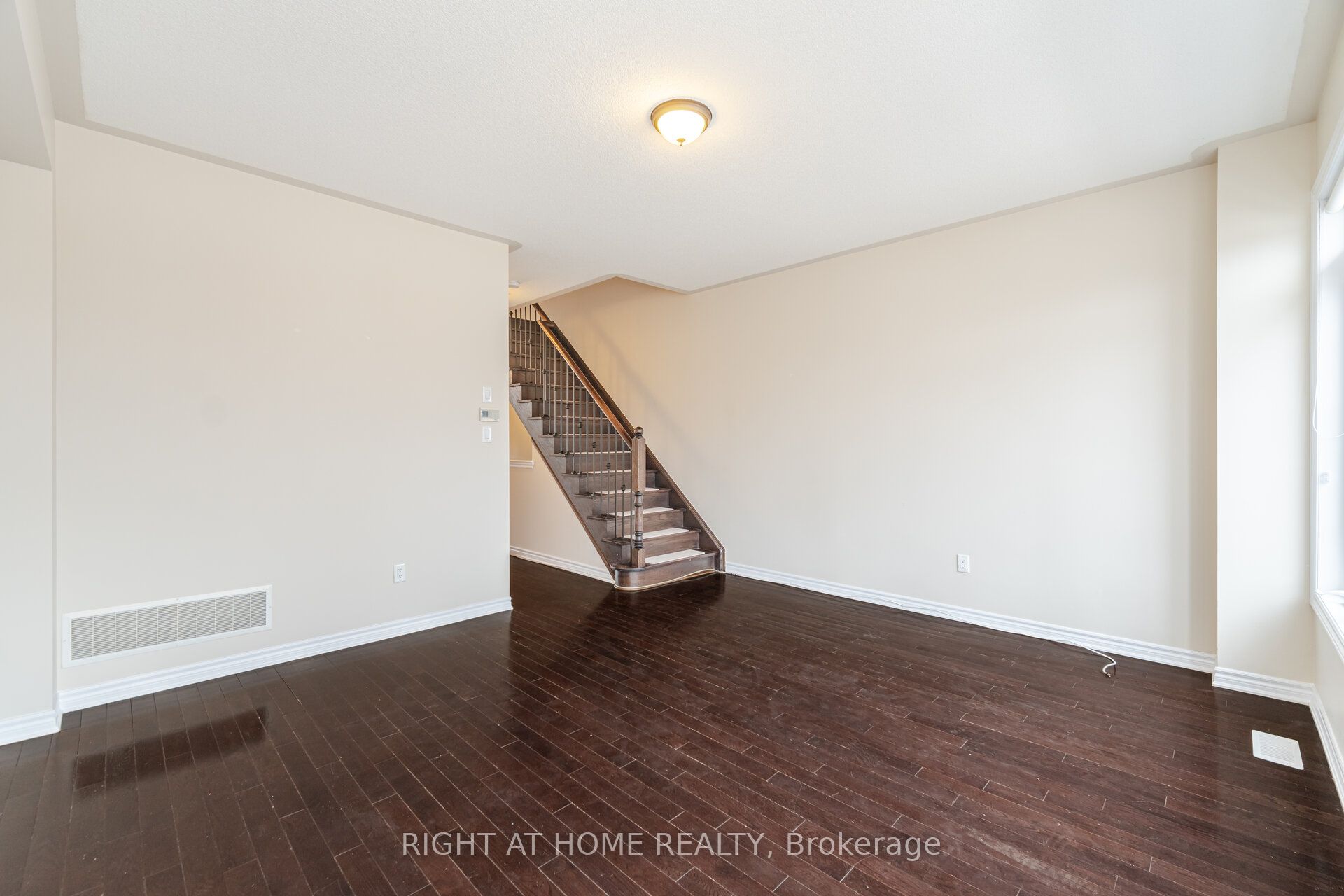 7120 Triumph Lane Property Photo 16