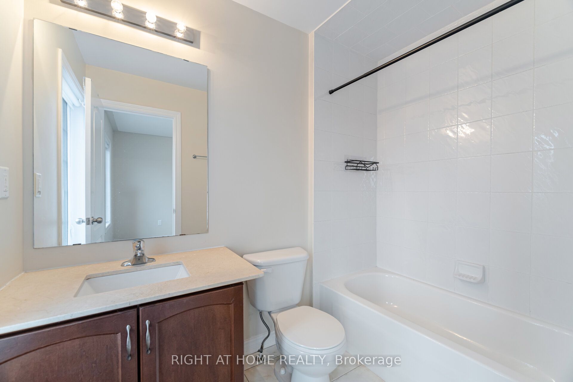 7120 Triumph Lane Property Photo 23