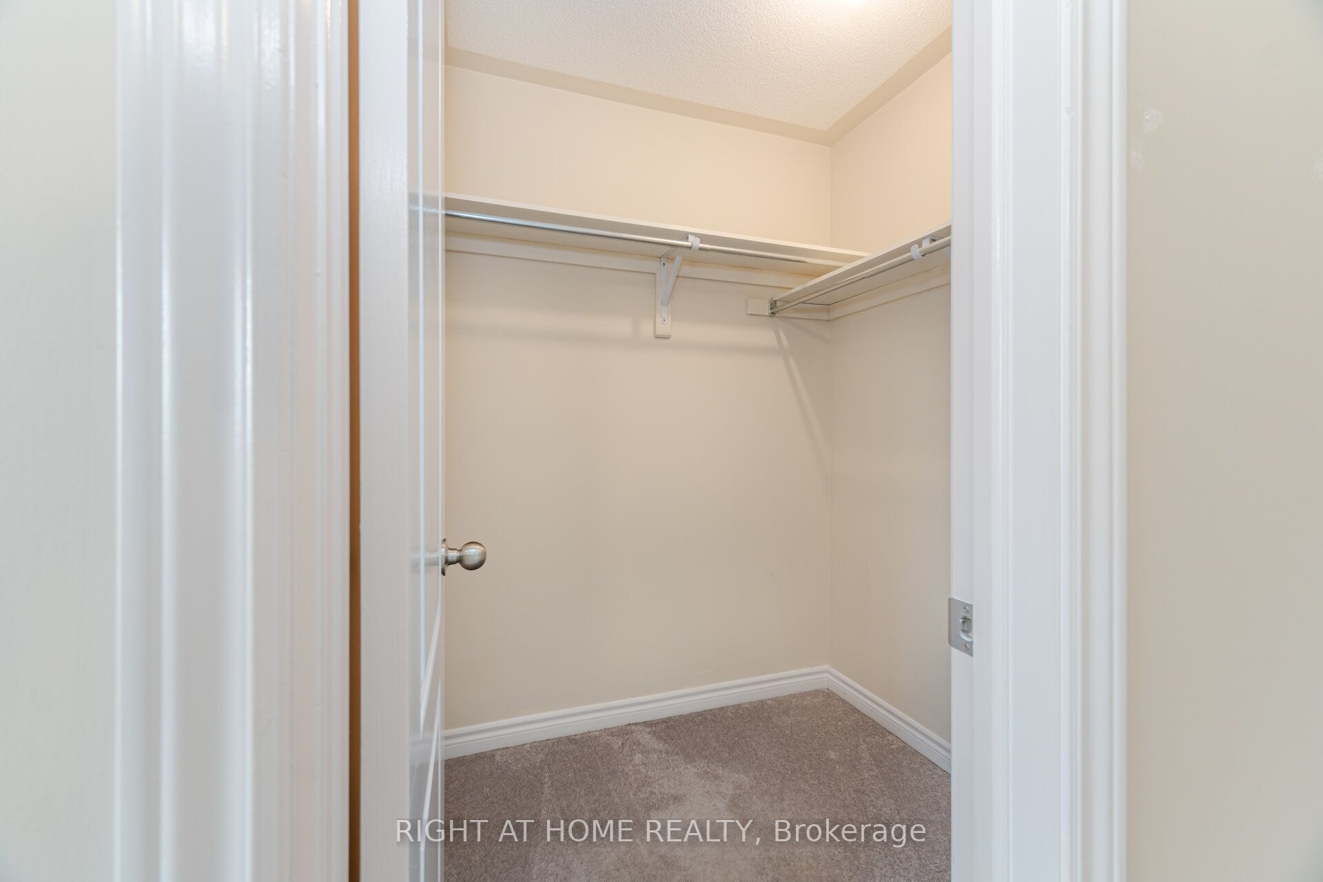 7120 Triumph Lane Property Photo 24