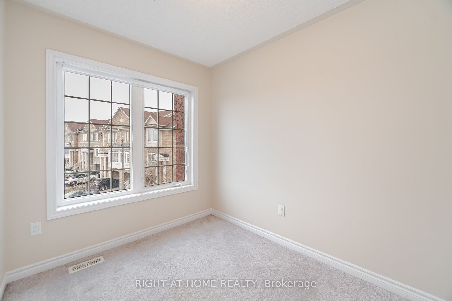 7120 Triumph Lane Property Photo 28