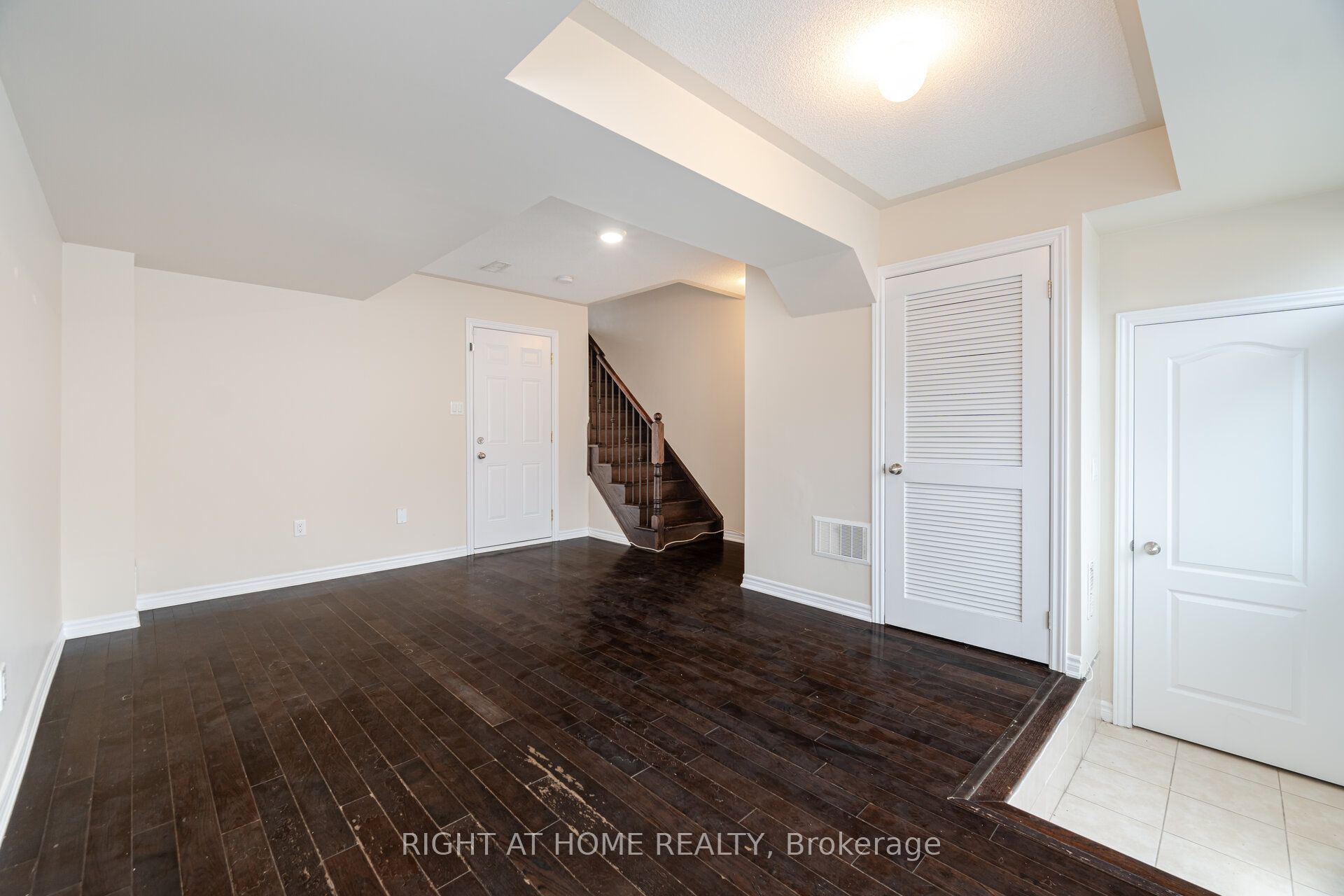 7120 Triumph Lane Property Photo 33