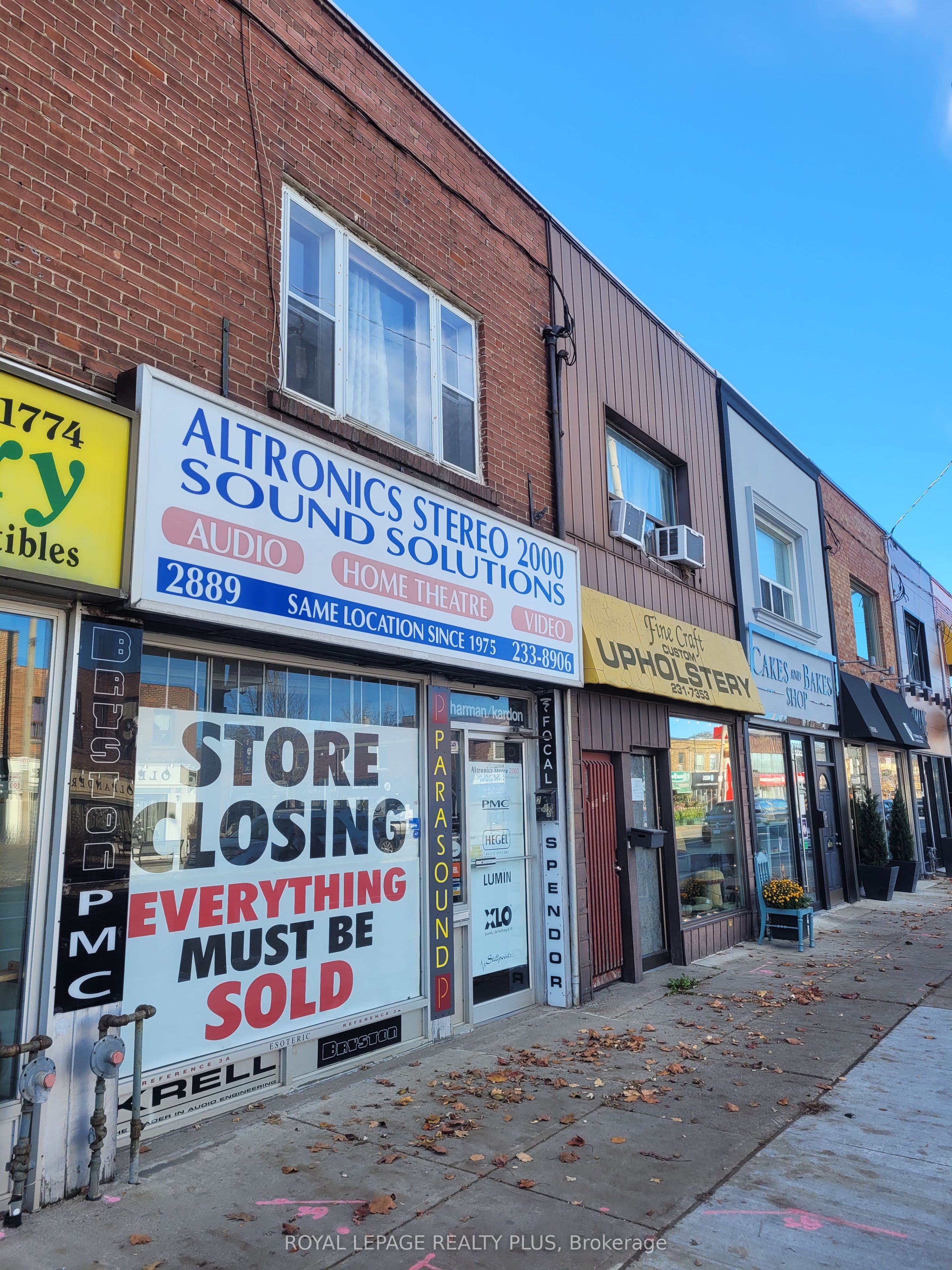 2889 Bloor Street Property Photo 2