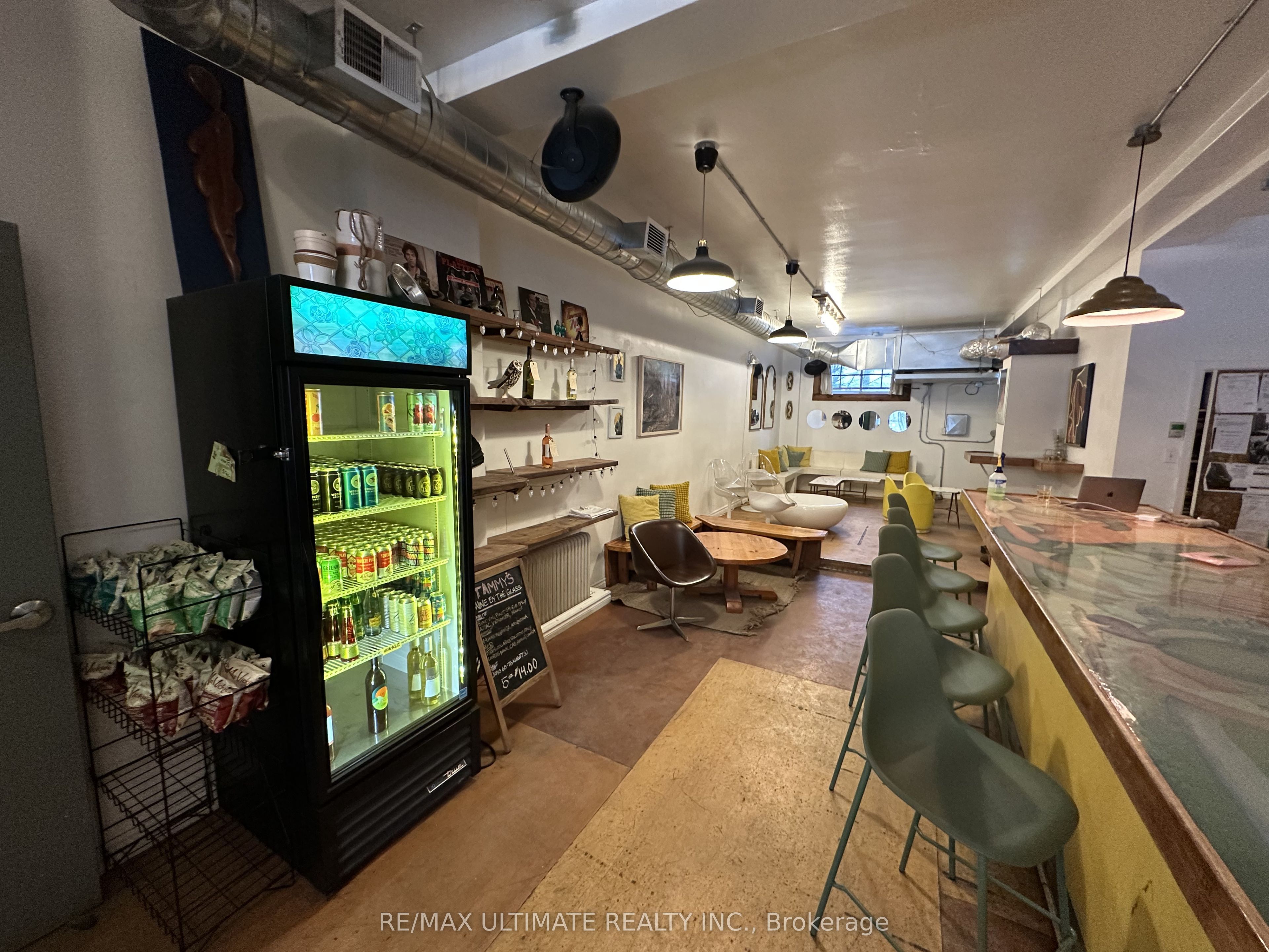 1662 Queen Street Property Photo 5