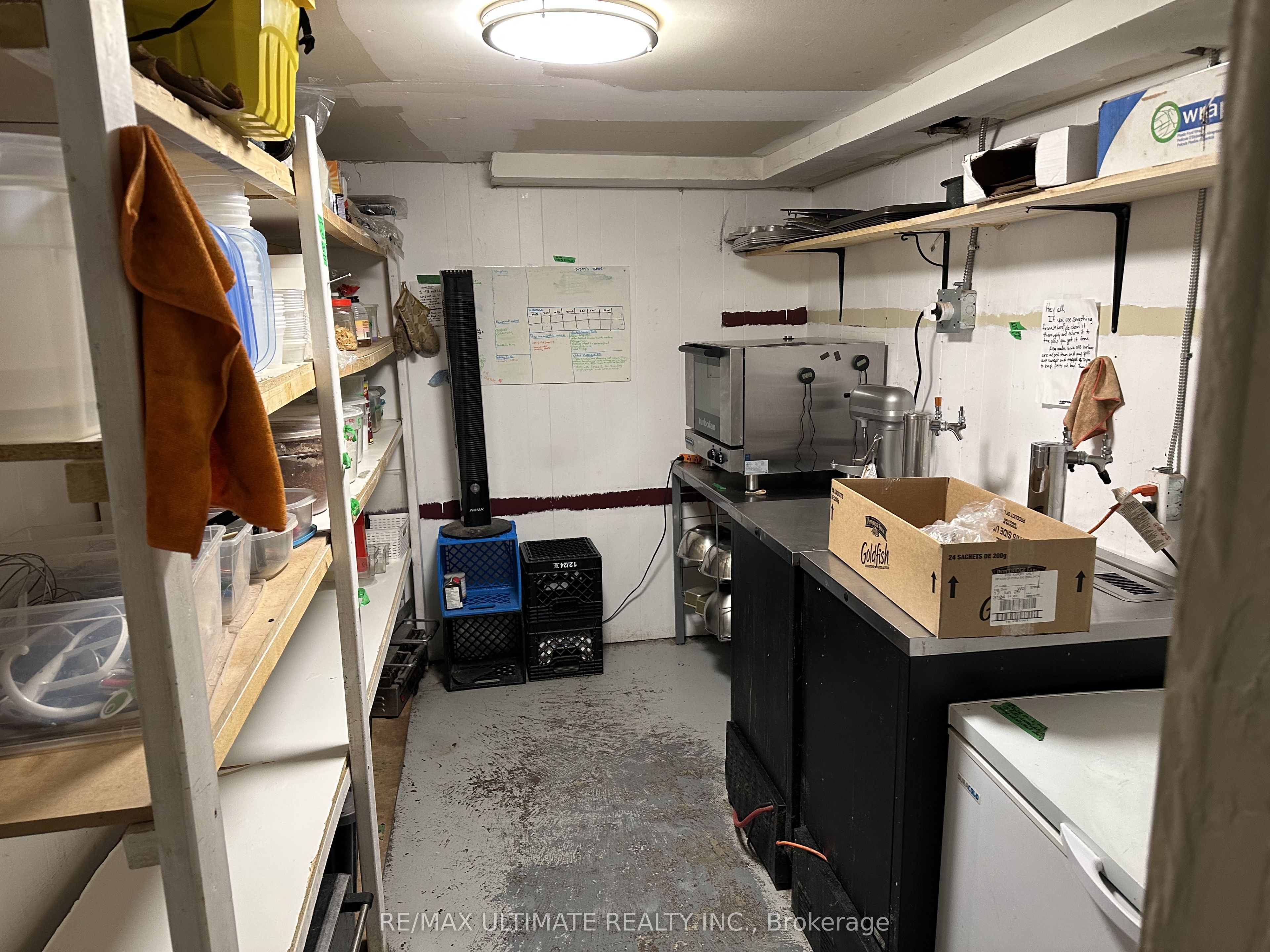 1662 Queen Street Property Photo 8