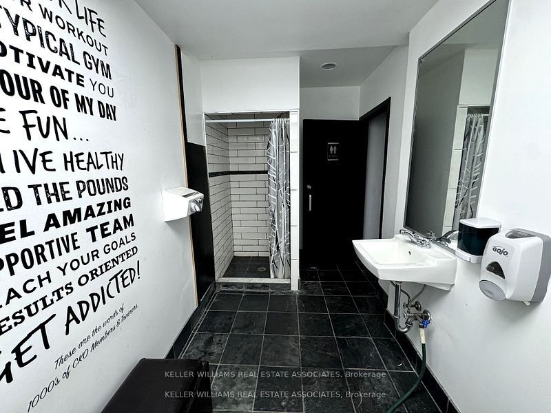 3301 Lake Shore Boulevard Property Photo 14