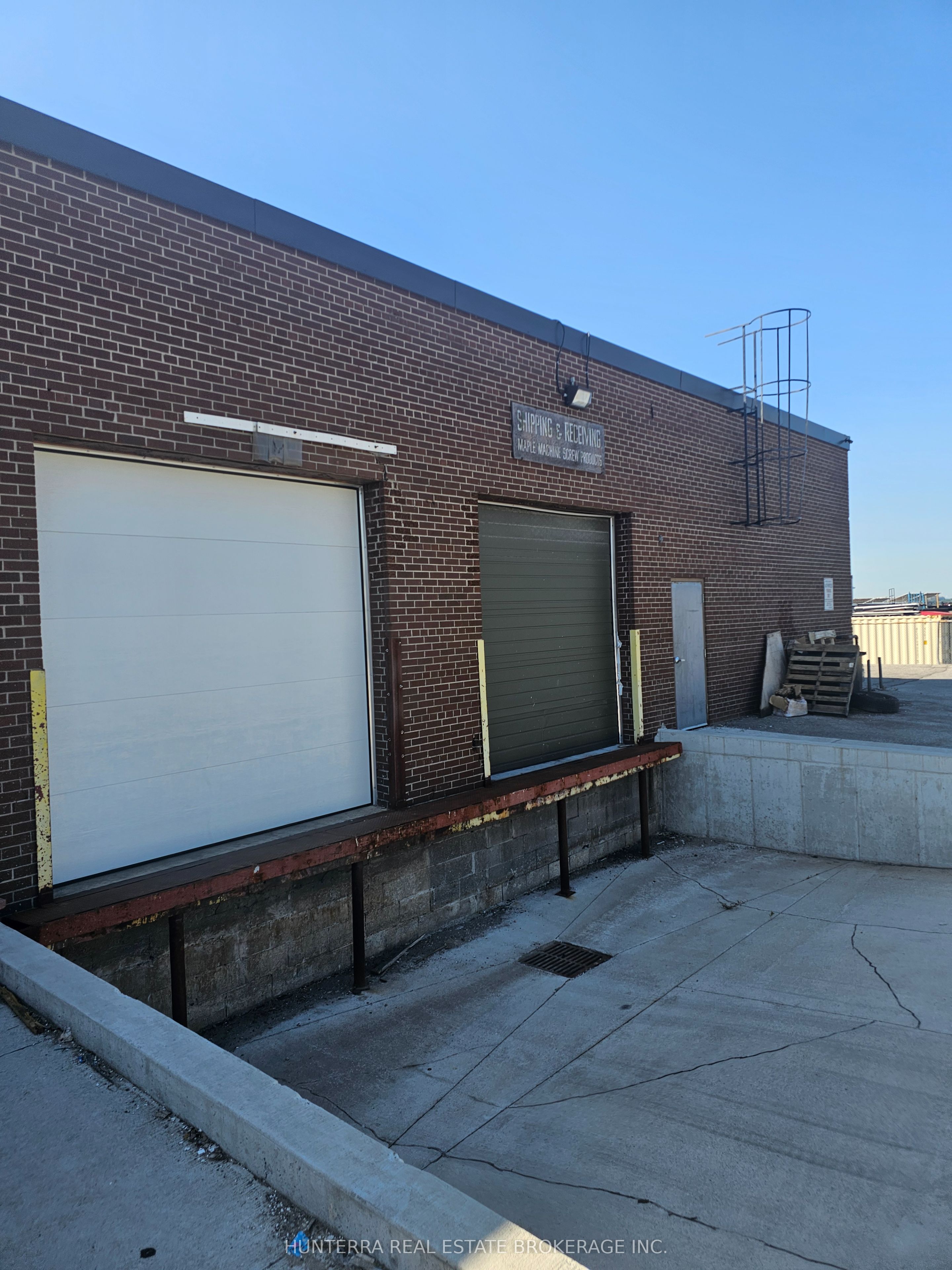 304-310 Eddystone Avenue Property Photo 10