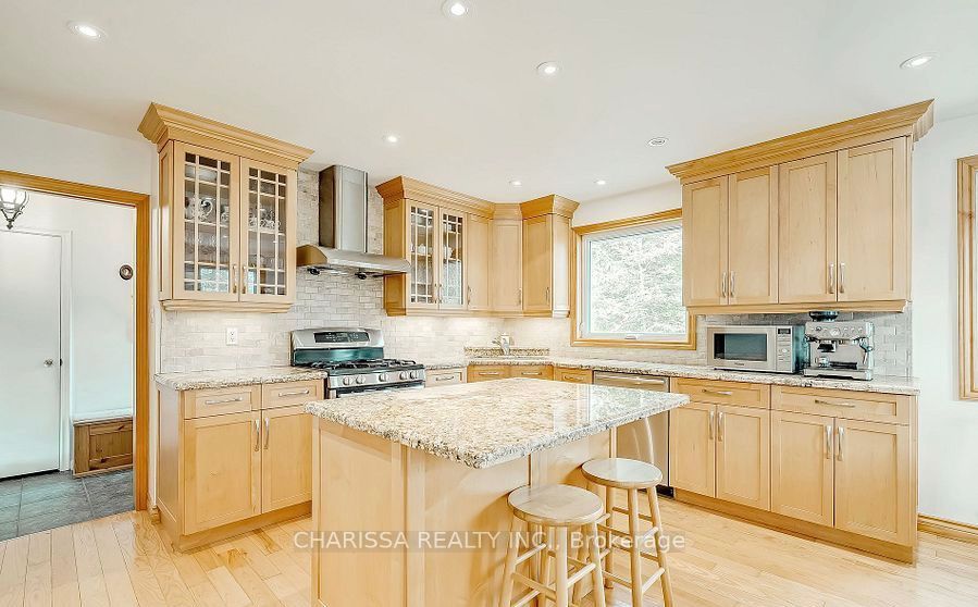 1238 Donlea Crescent Property Photo 7