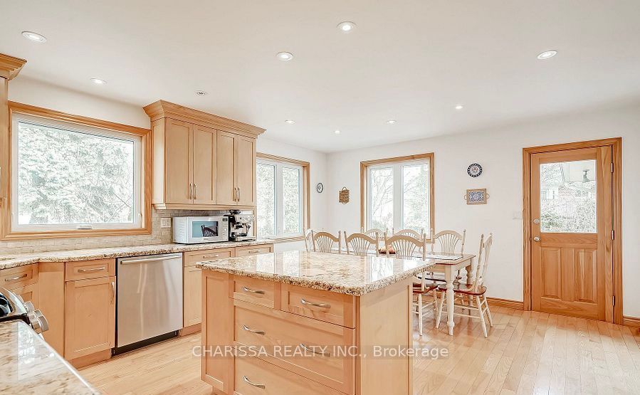 1238 Donlea Crescent Property Photo 9