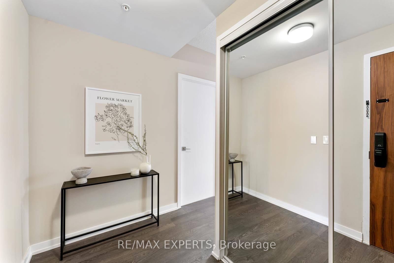 #315 - 50 Ann Street Property Photo 4