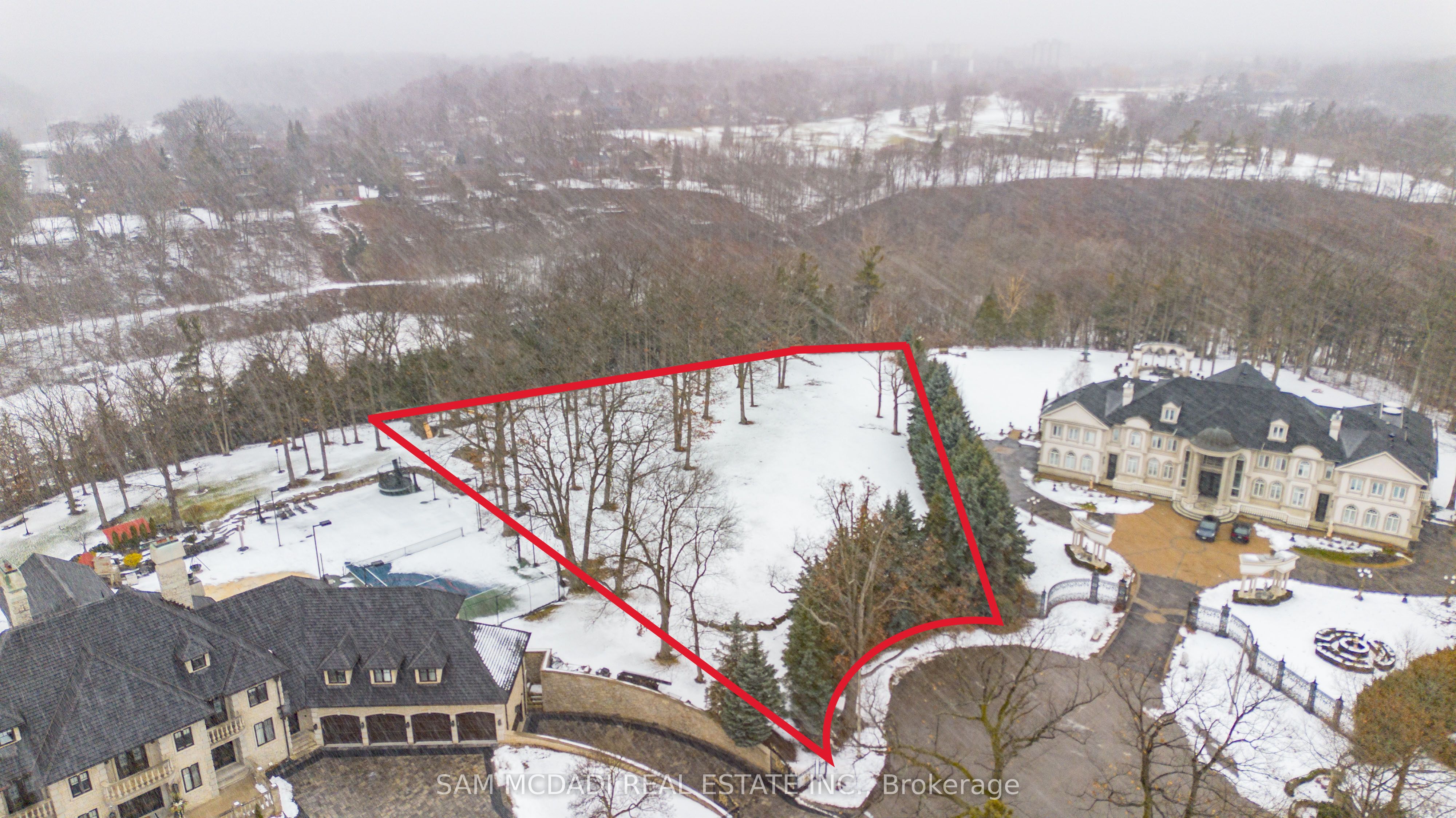 2438 Doulton Place Property Photo 1