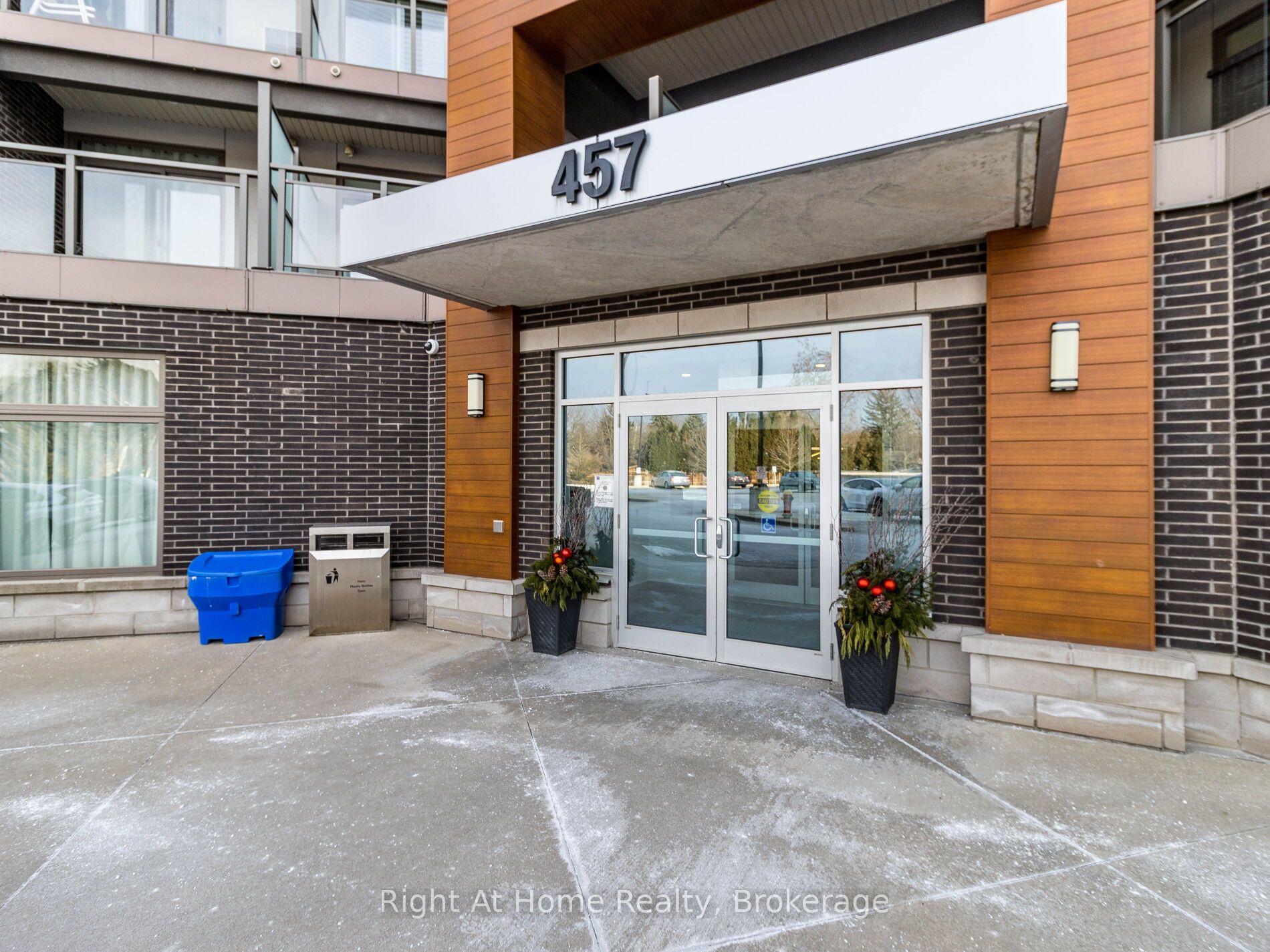 #305 - 457 Plains Road Property Photo 4