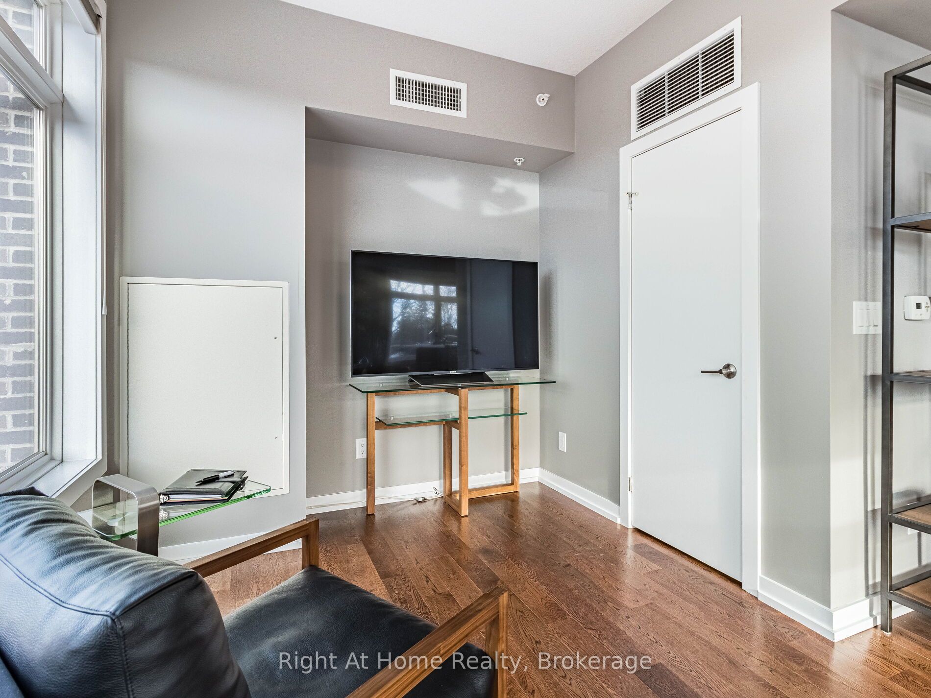 #305 - 457 Plains Road Property Photo 15