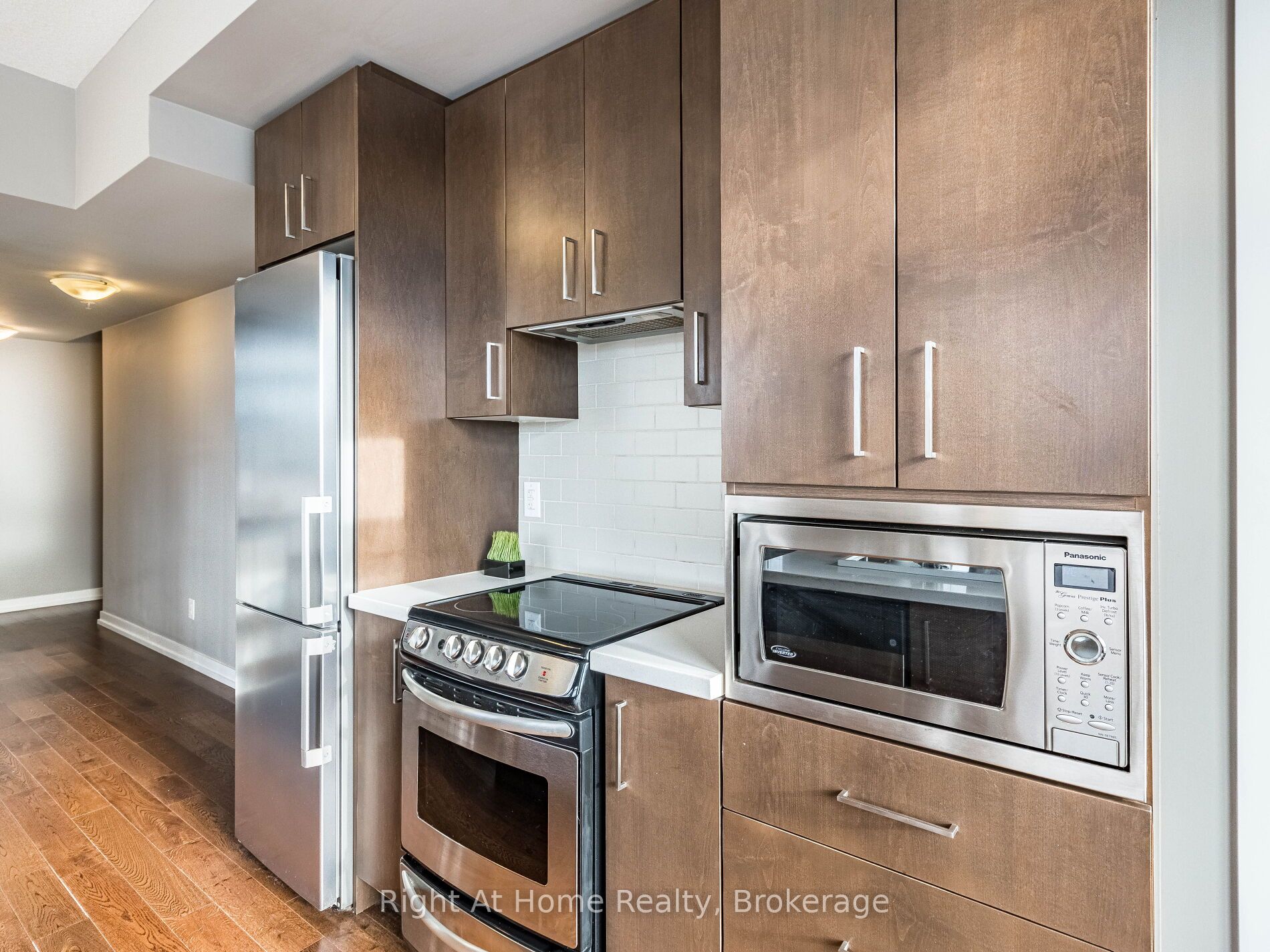 #305 - 457 Plains Road Property Photo 17