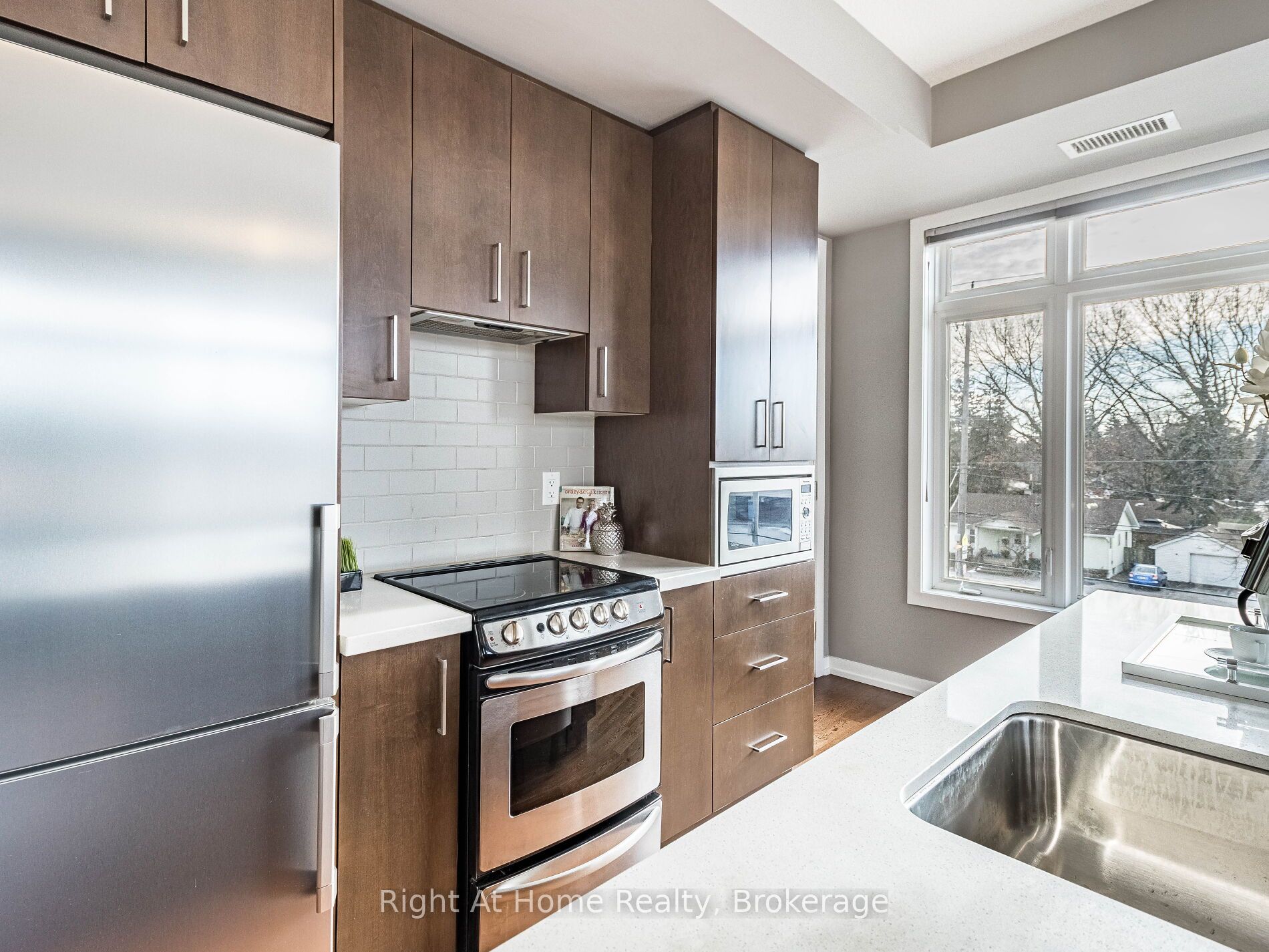#305 - 457 Plains Road Property Photo 19