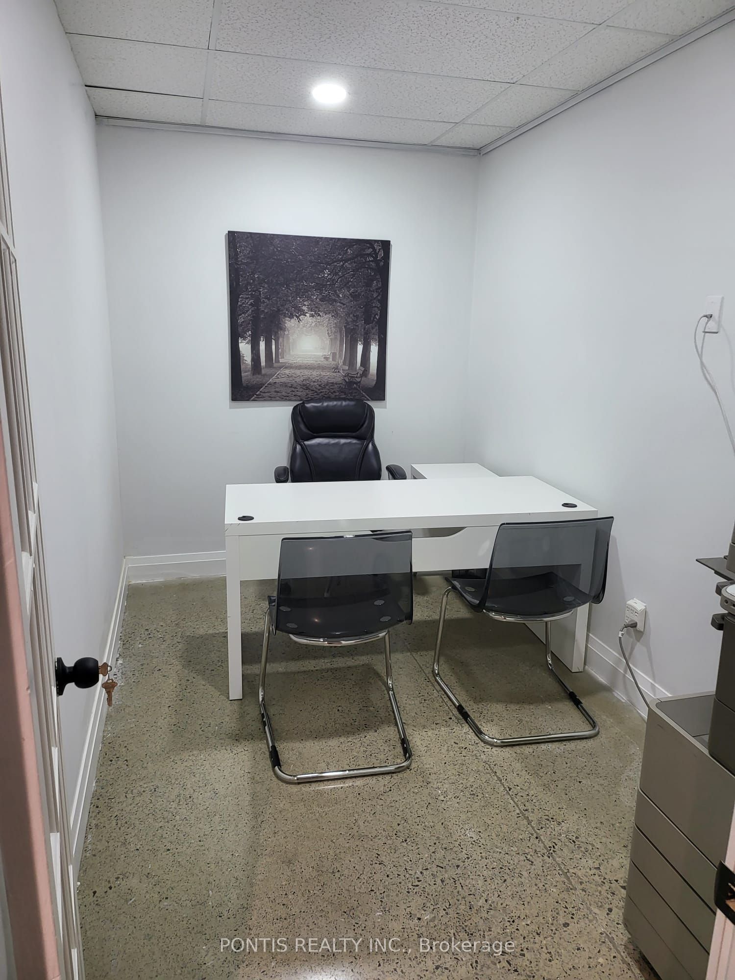 6 Indell Lane Property Photo 2
