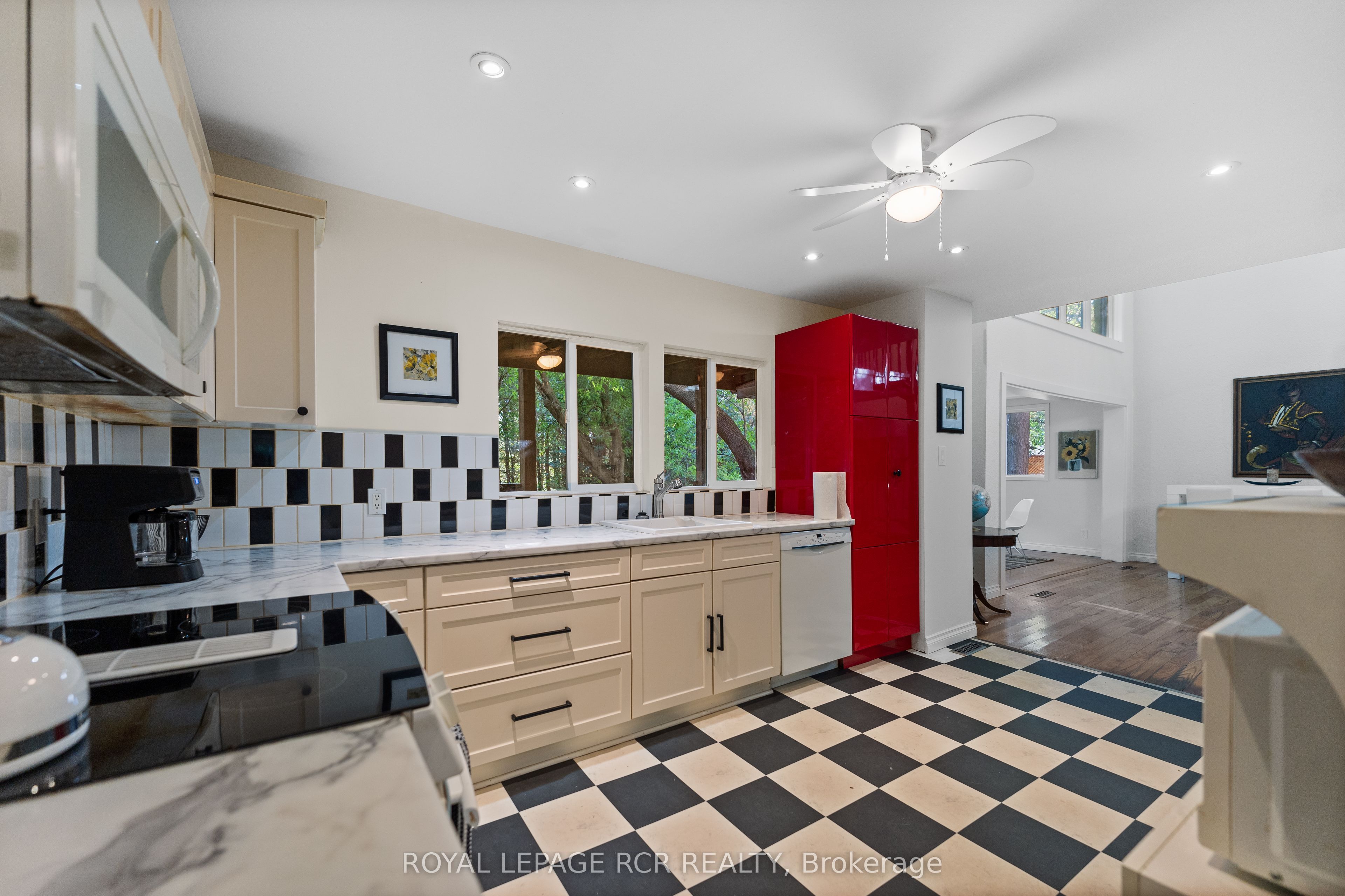27 John Street Property Photo 17