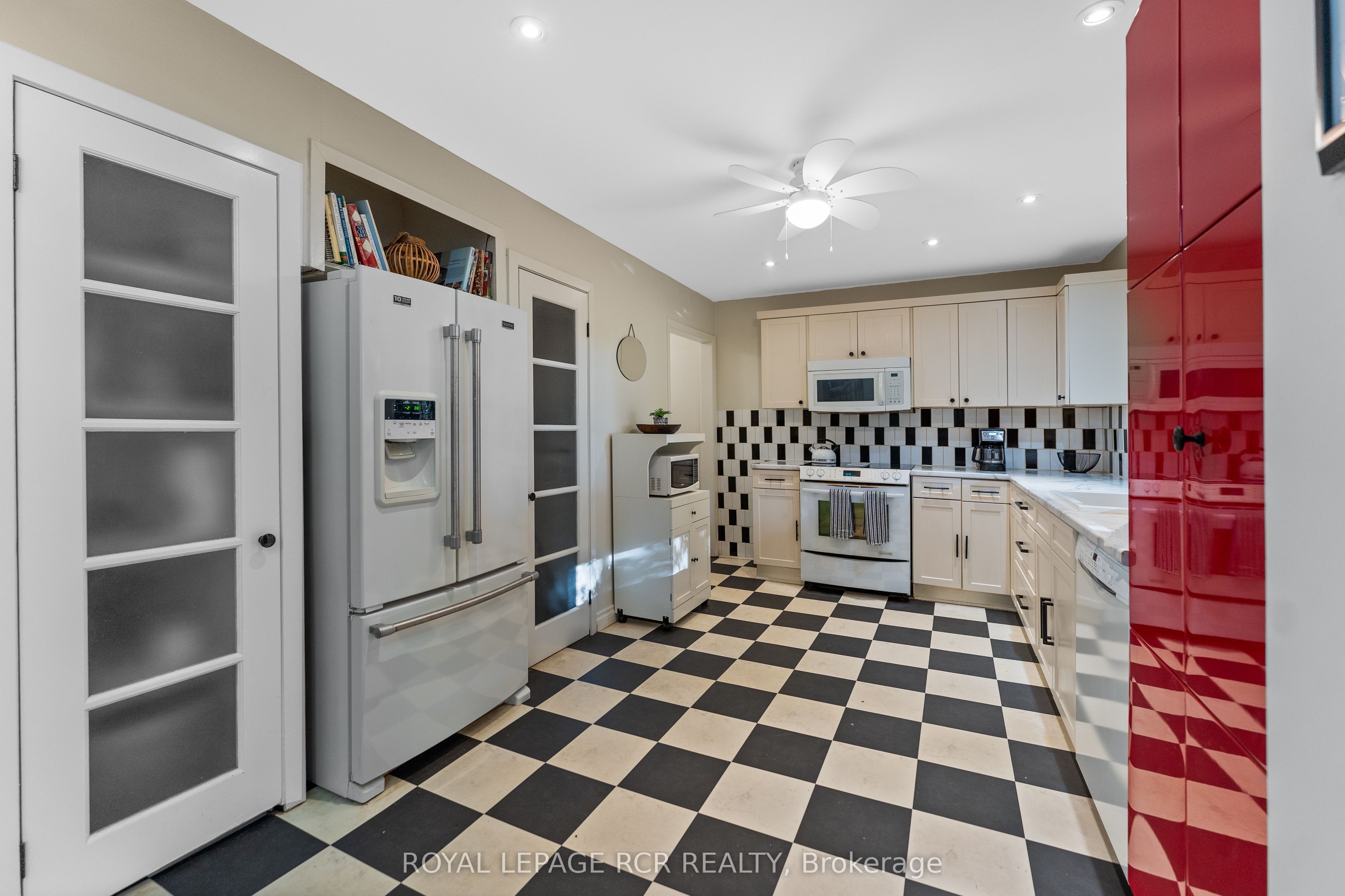 27 John Street Property Photo 18