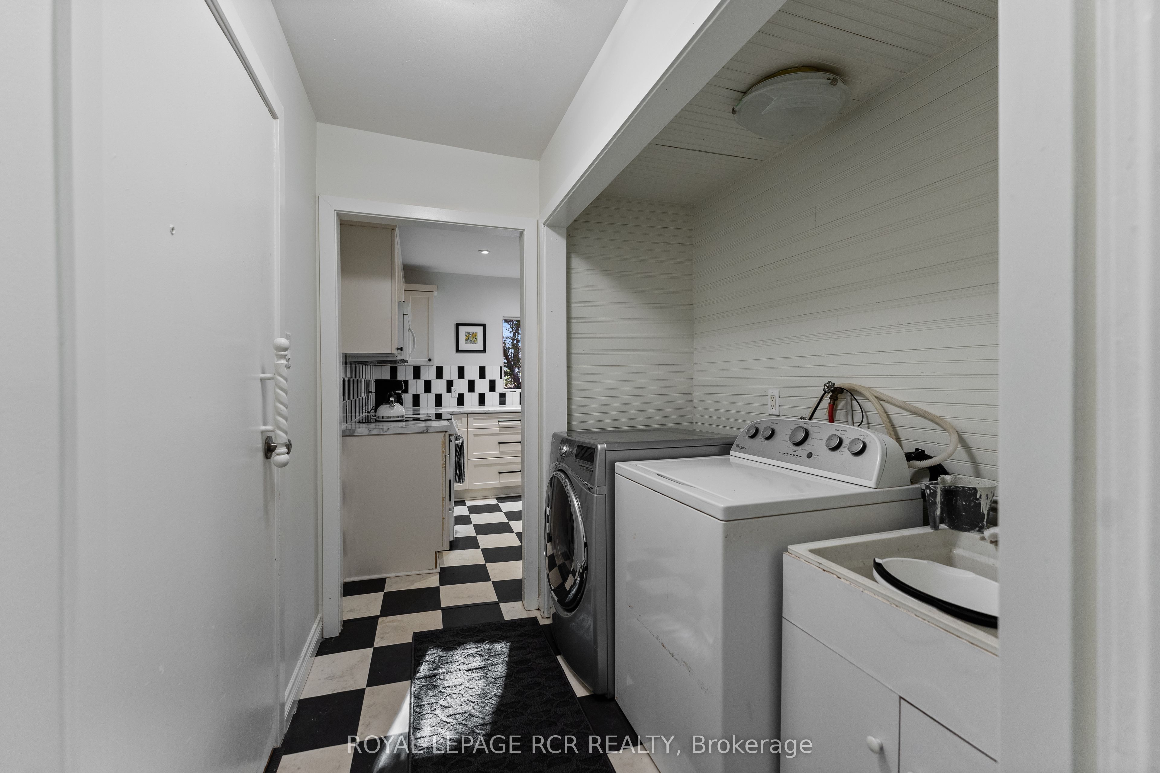 27 John Street Property Photo 22