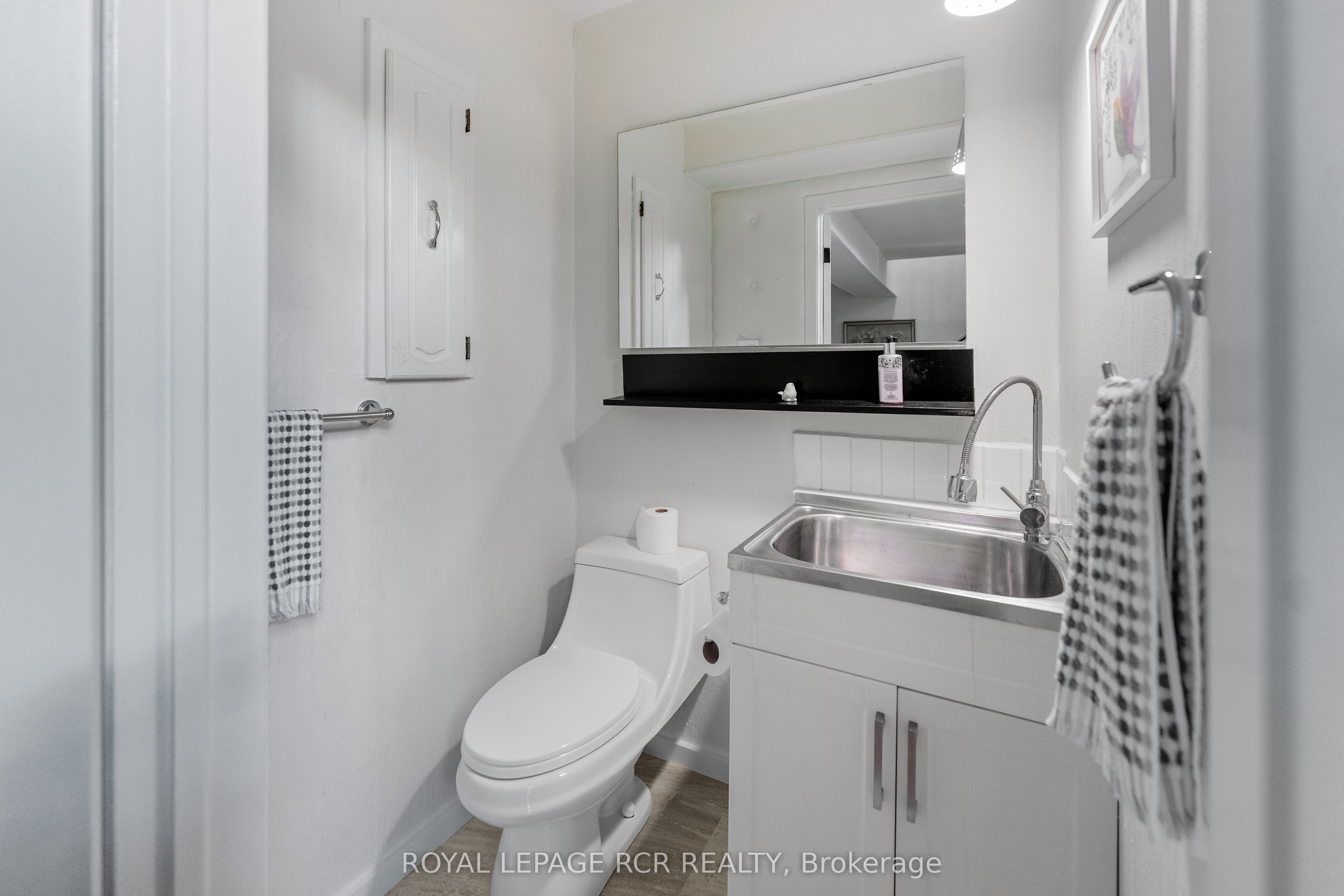 27 John Street Property Photo 23