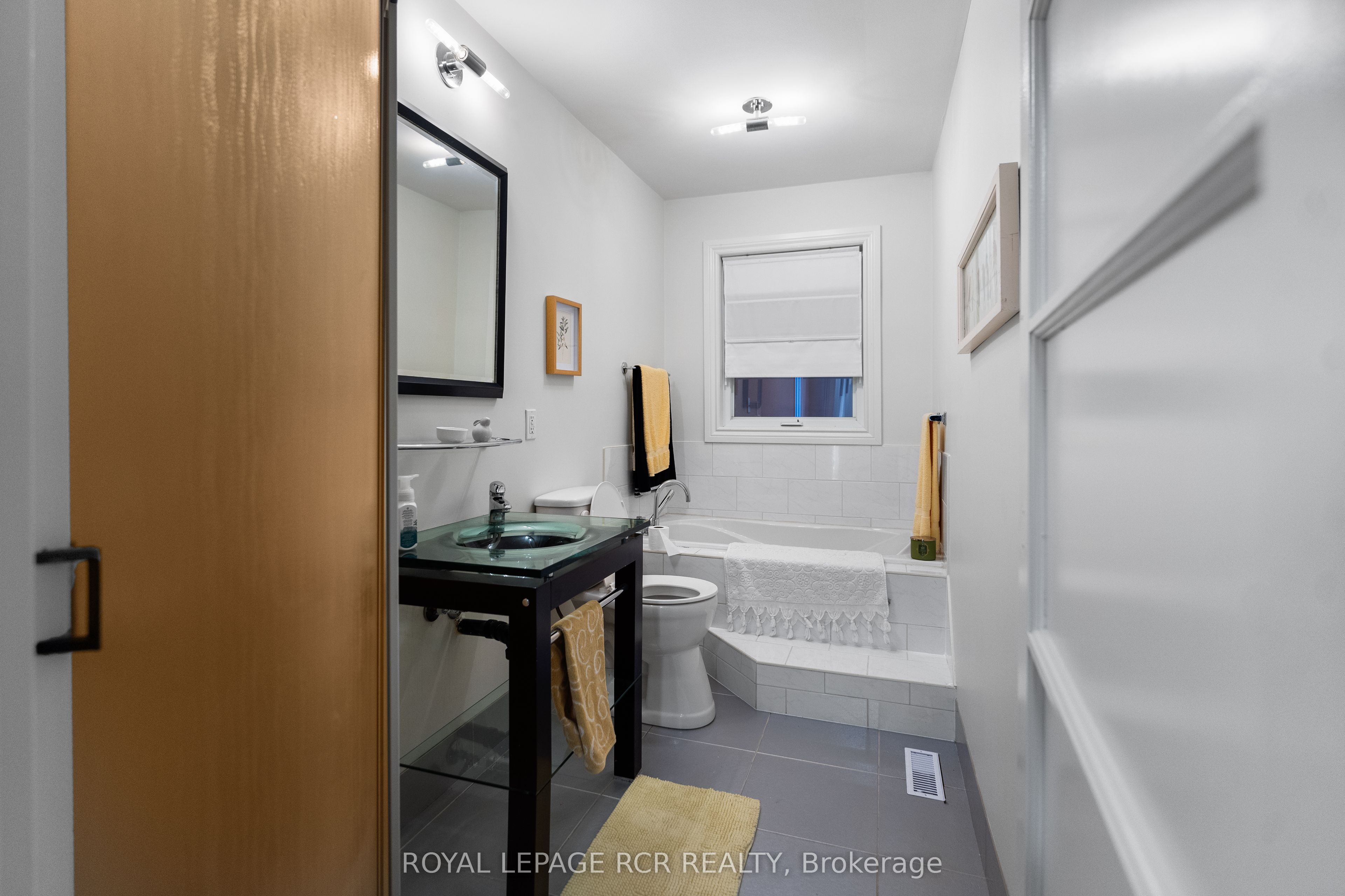 27 John Street Property Photo 33