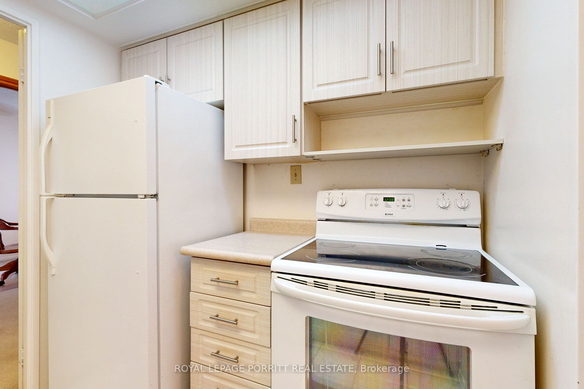 #510 - 1535 Lakeshore Road Property Photo 2