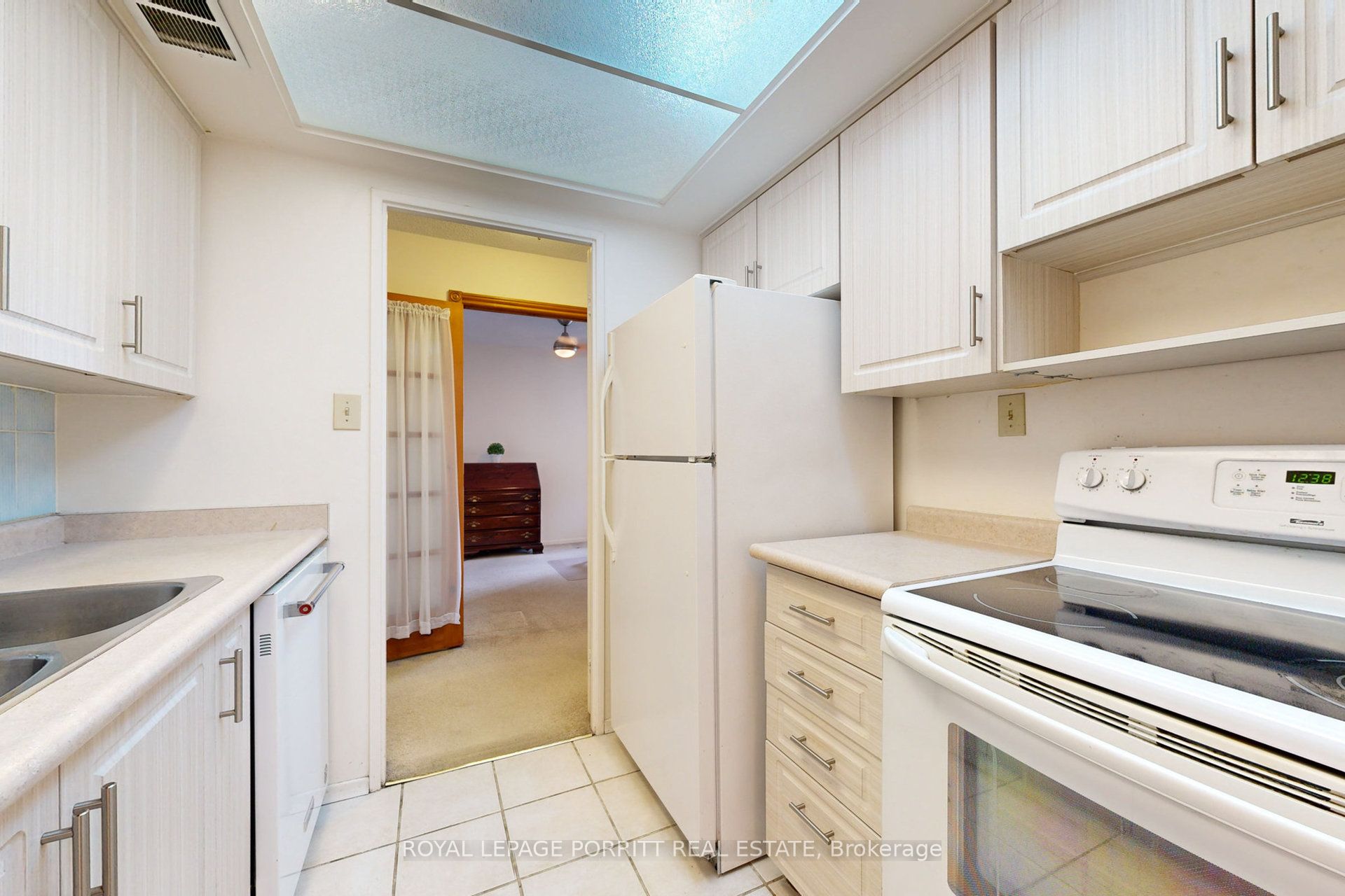 #510 - 1535 Lakeshore Road Property Photo 6