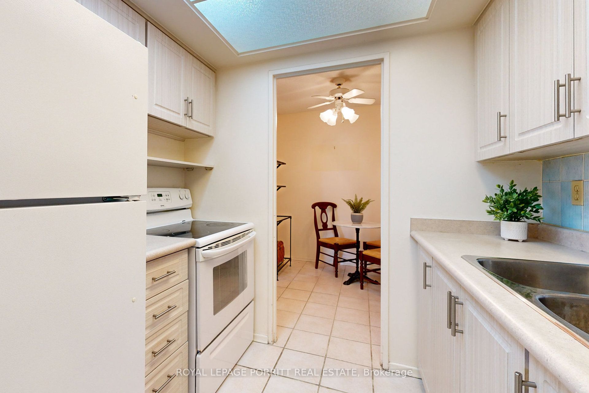 #510 - 1535 Lakeshore Road Property Photo 7