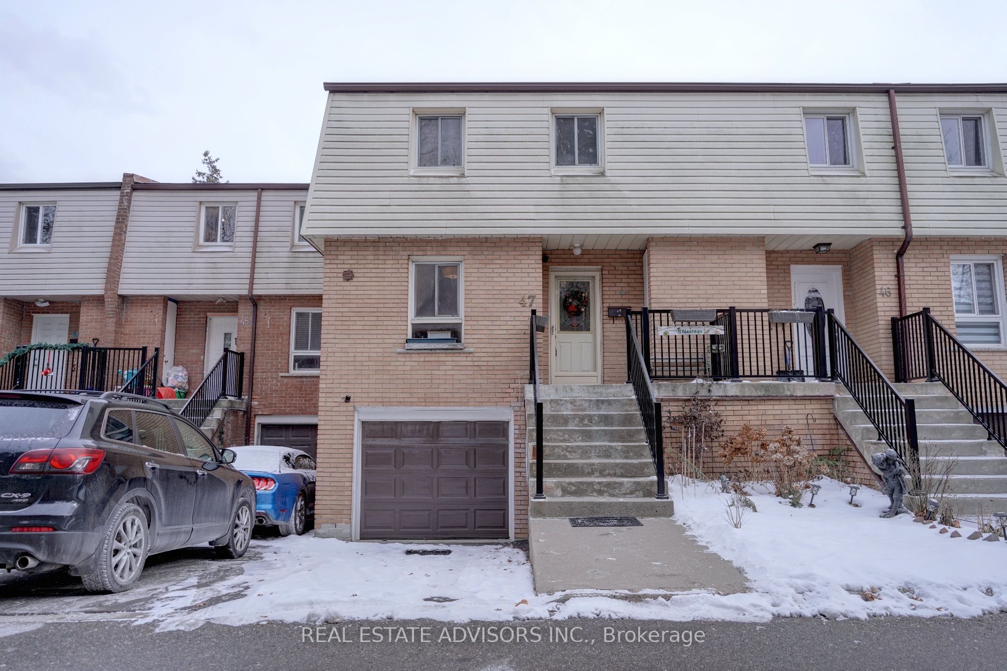 #47 - 3175 Kirwin Avenue Property Photo 1