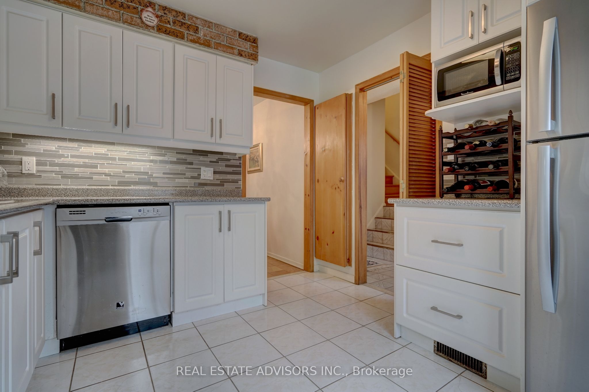 #47 - 3175 Kirwin Avenue Property Photo 4