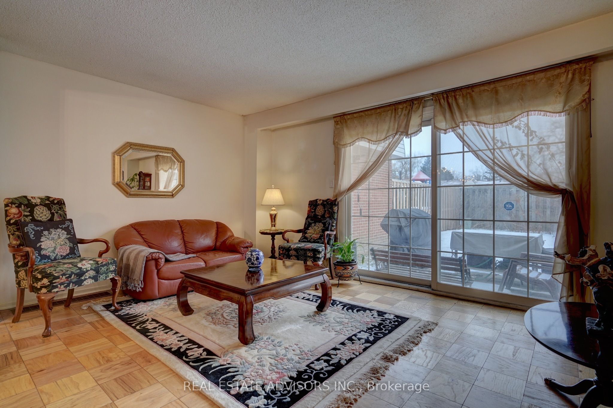 #47 - 3175 Kirwin Avenue Property Photo 8