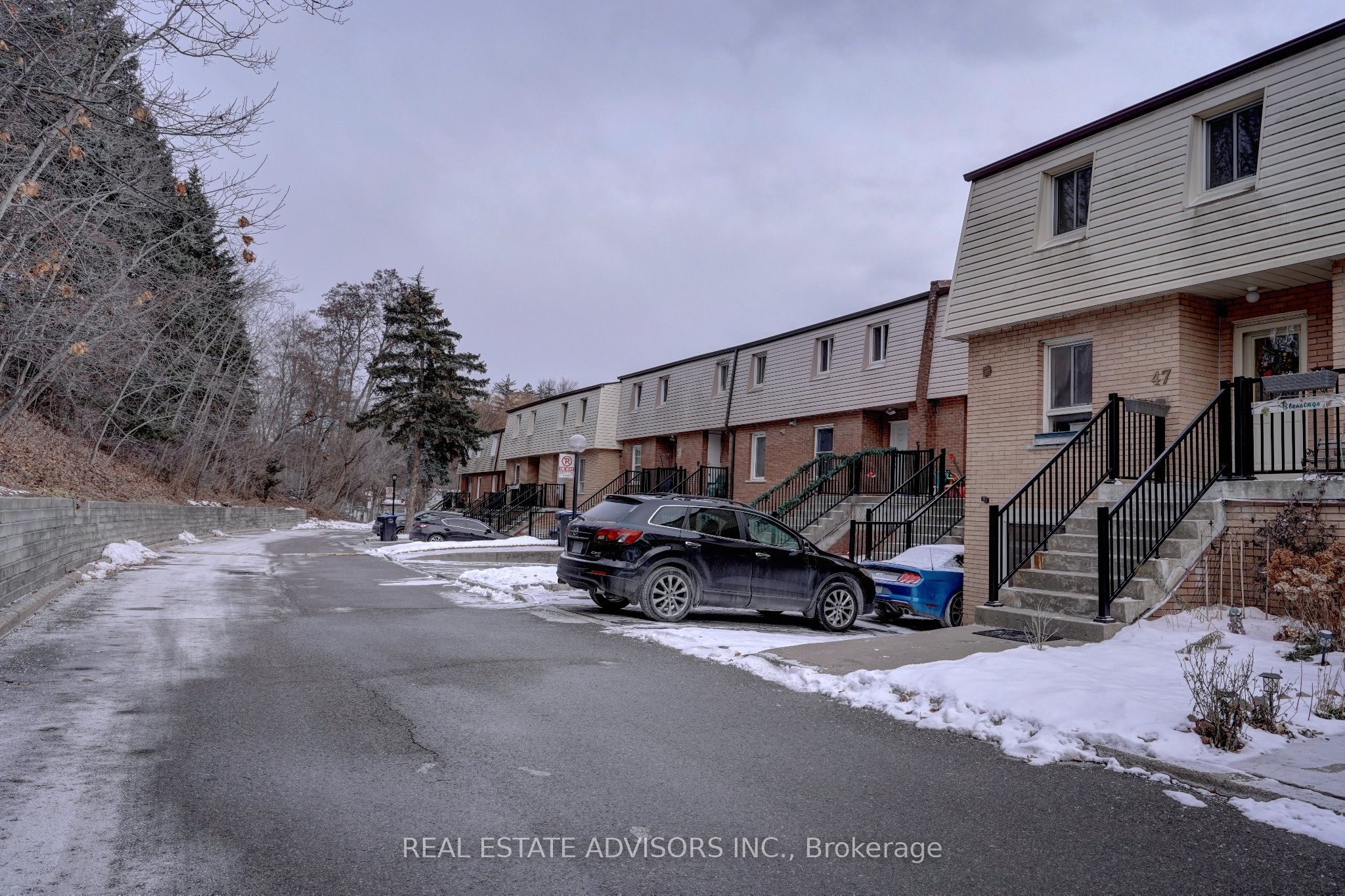 #47 - 3175 Kirwin Avenue Property Photo 26