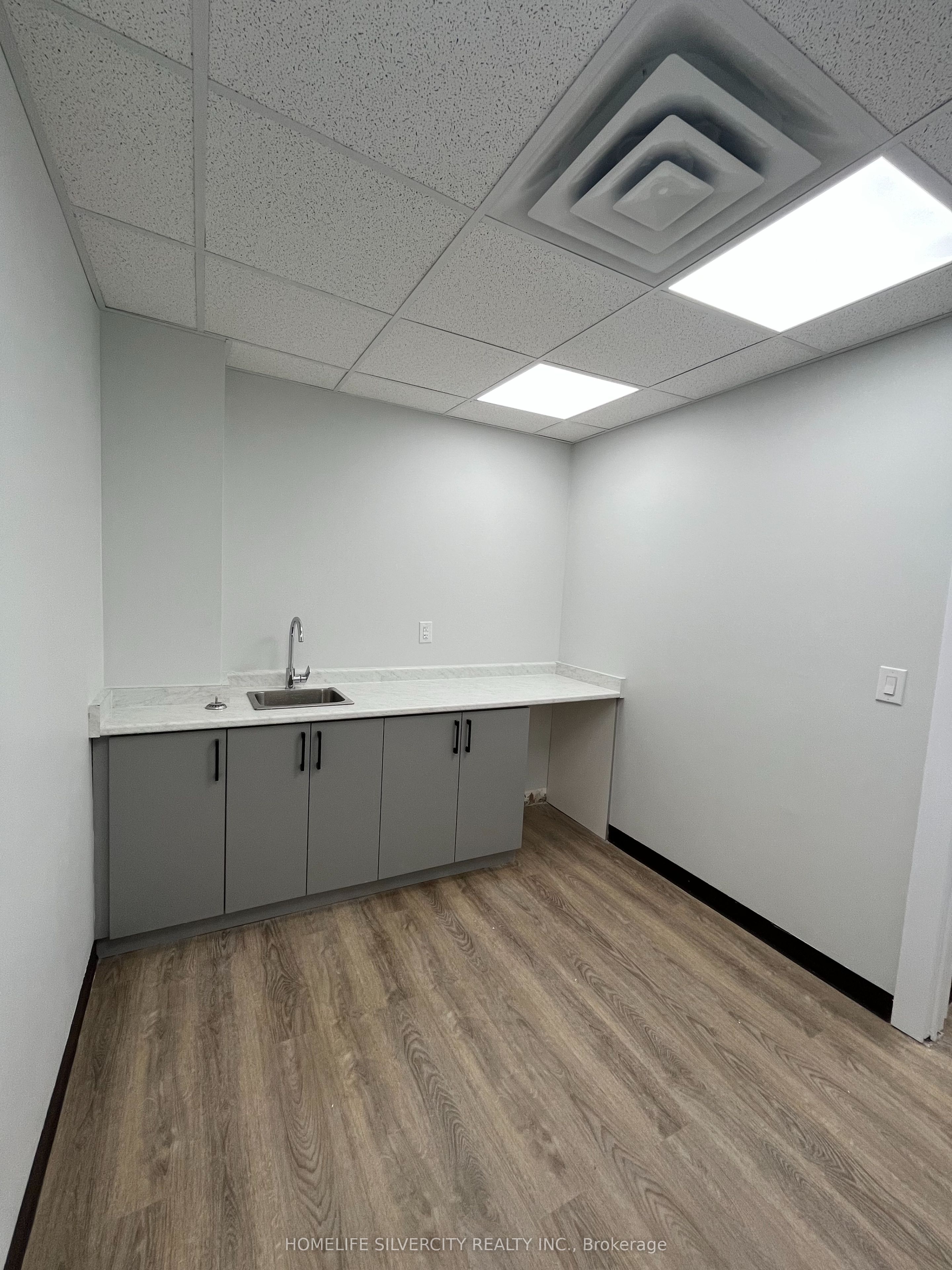 #b2 - 10095 Bramalea Road Property Photo 12