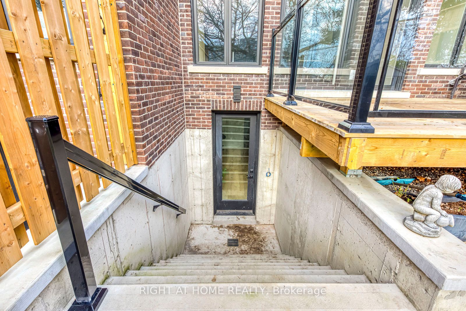 5 Enfield Avenue Property Photo 31