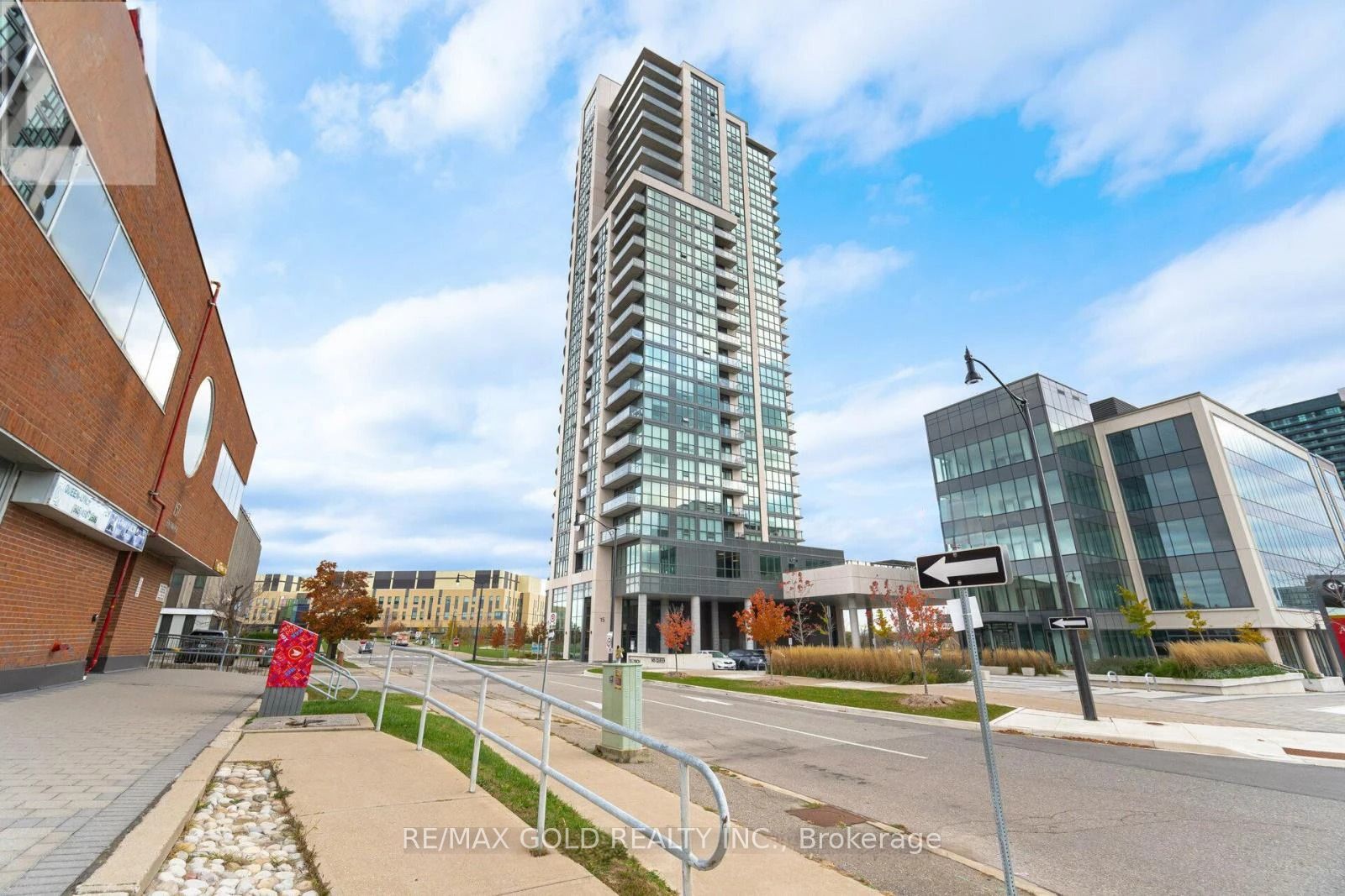 #2502 - 15 Lynch Street Property Photo 2