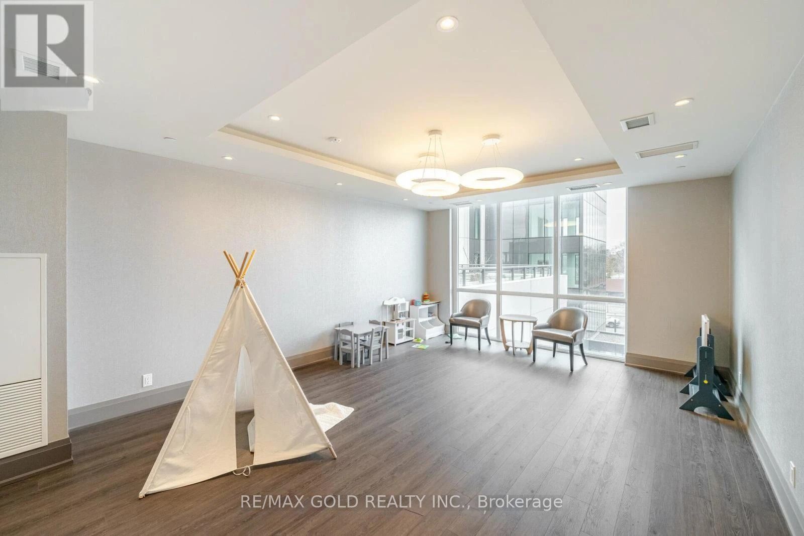 #2502 - 15 Lynch Street Property Photo 6