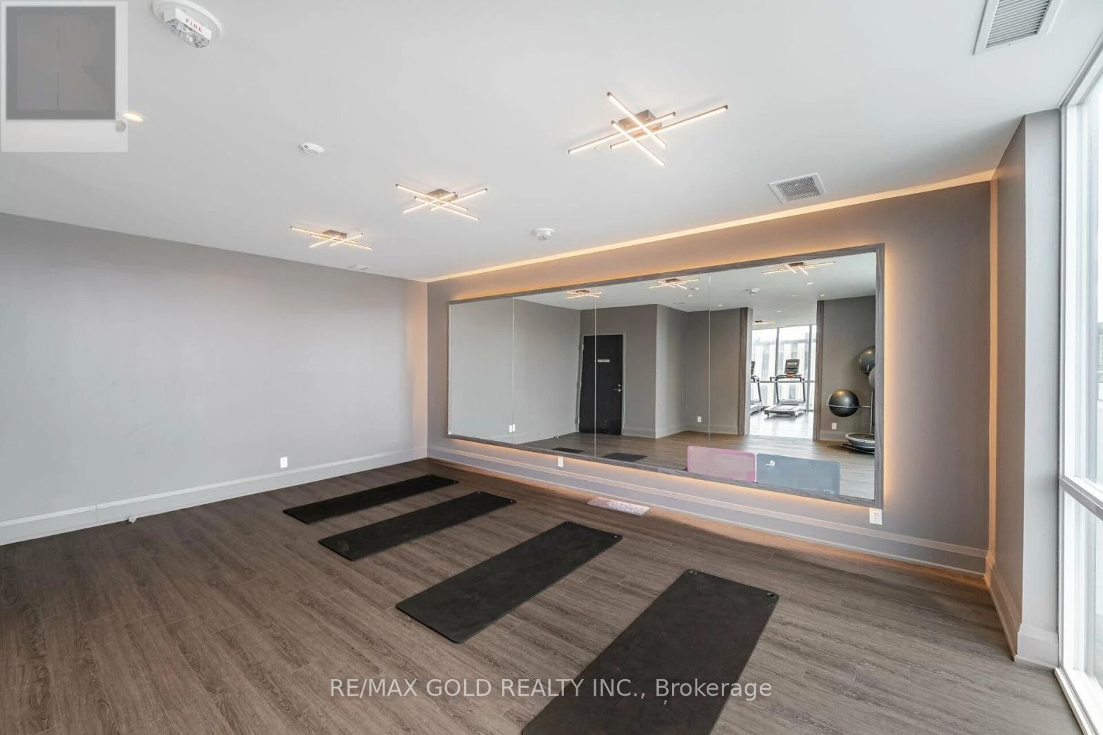 #2502 - 15 Lynch Street Property Photo 9