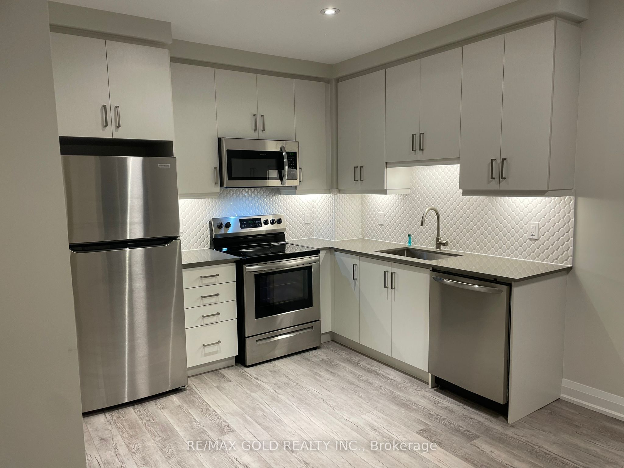 #2502 - 15 Lynch Street Property Photo 19