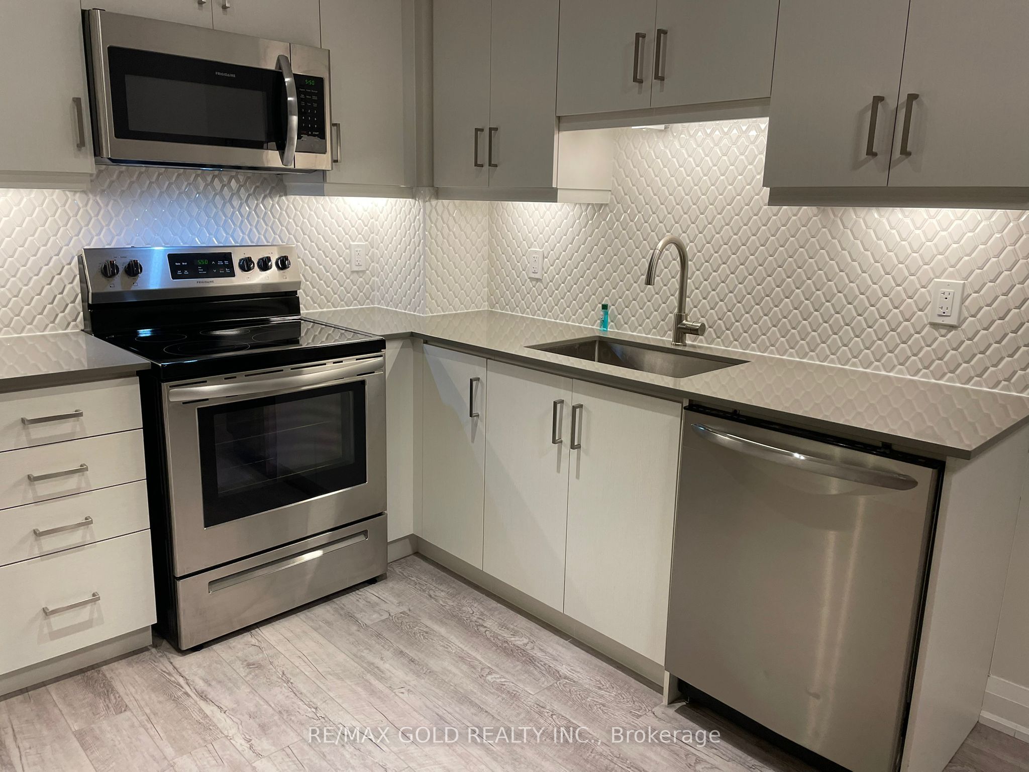 #2502 - 15 Lynch Street Property Photo 22
