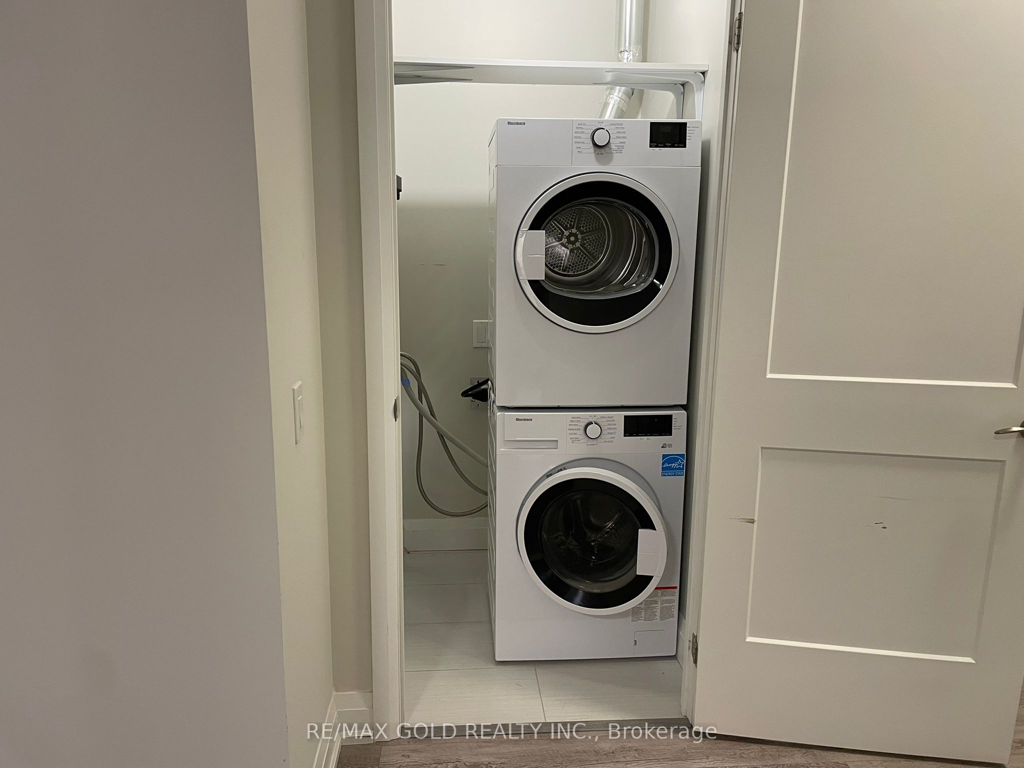 #2502 - 15 Lynch Street Property Photo 28