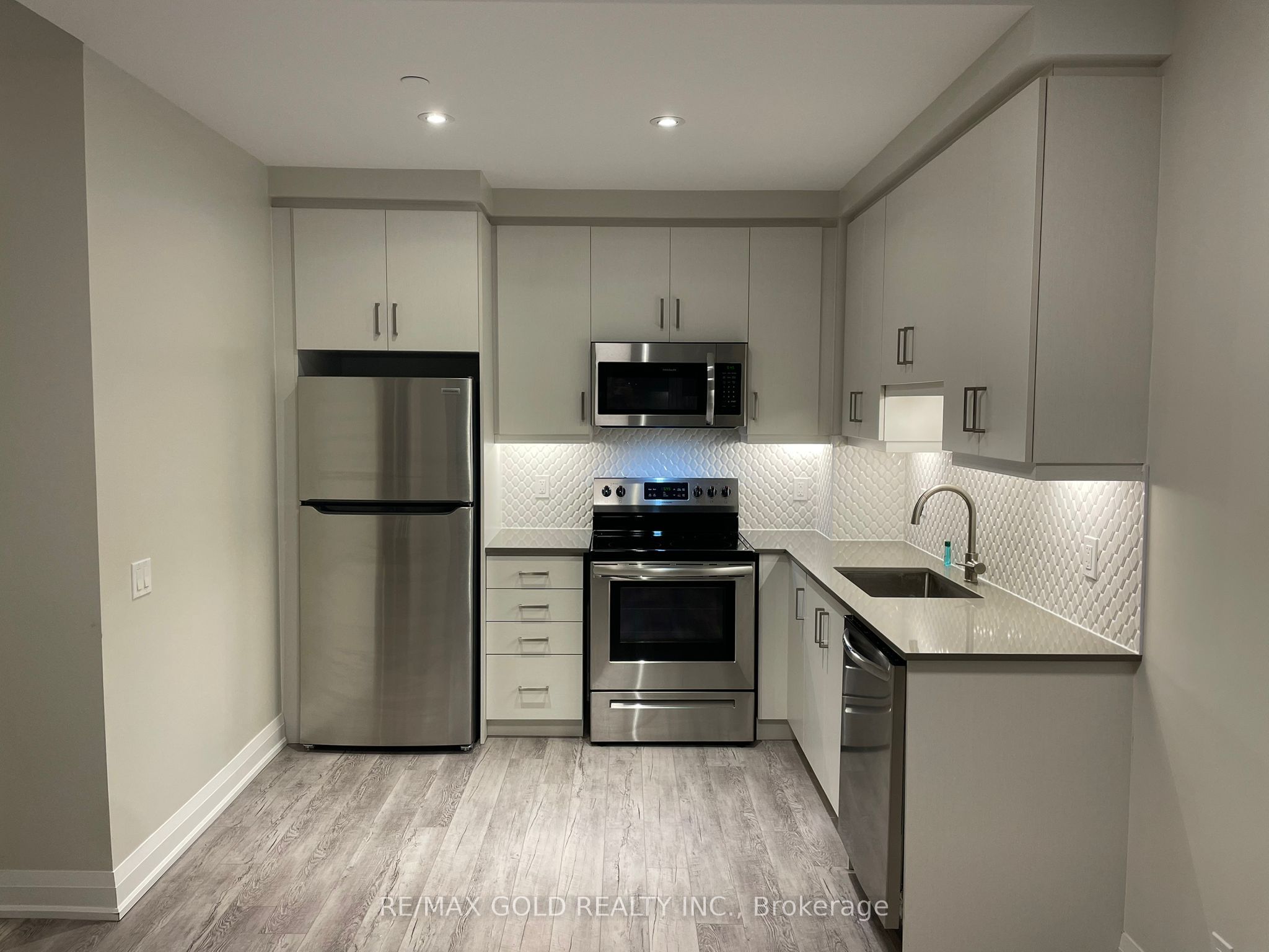 #2502 - 15 Lynch Street Property Photo 35